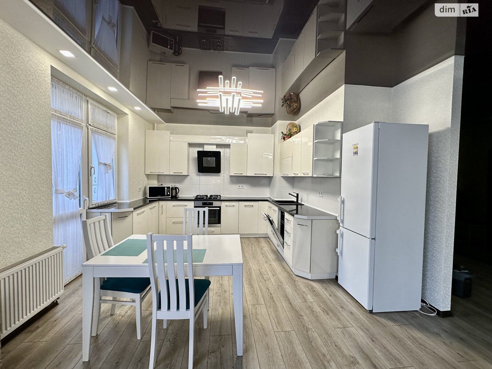 трехкомнатная квартира в Львове, район Новый Львов, на ул. Стуса Василия 22А в аренду на долгий срок помесячно фото 1