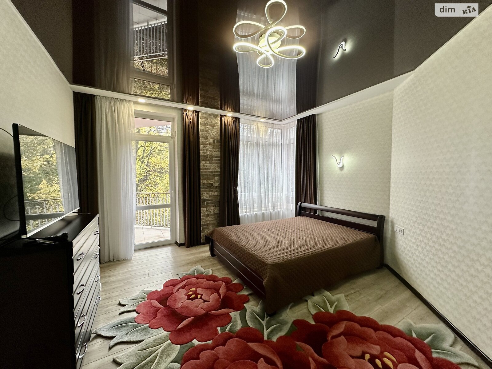 трехкомнатная квартира в Львове, район Новый Львов, на ул. Стуса Василия 22А в аренду на долгий срок помесячно фото 1