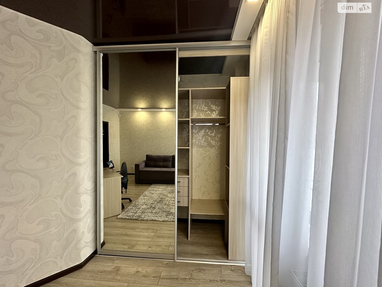 трехкомнатная квартира в Львове, район Новый Львов, на ул. Стуса Василия 22А в аренду на долгий срок помесячно фото 1