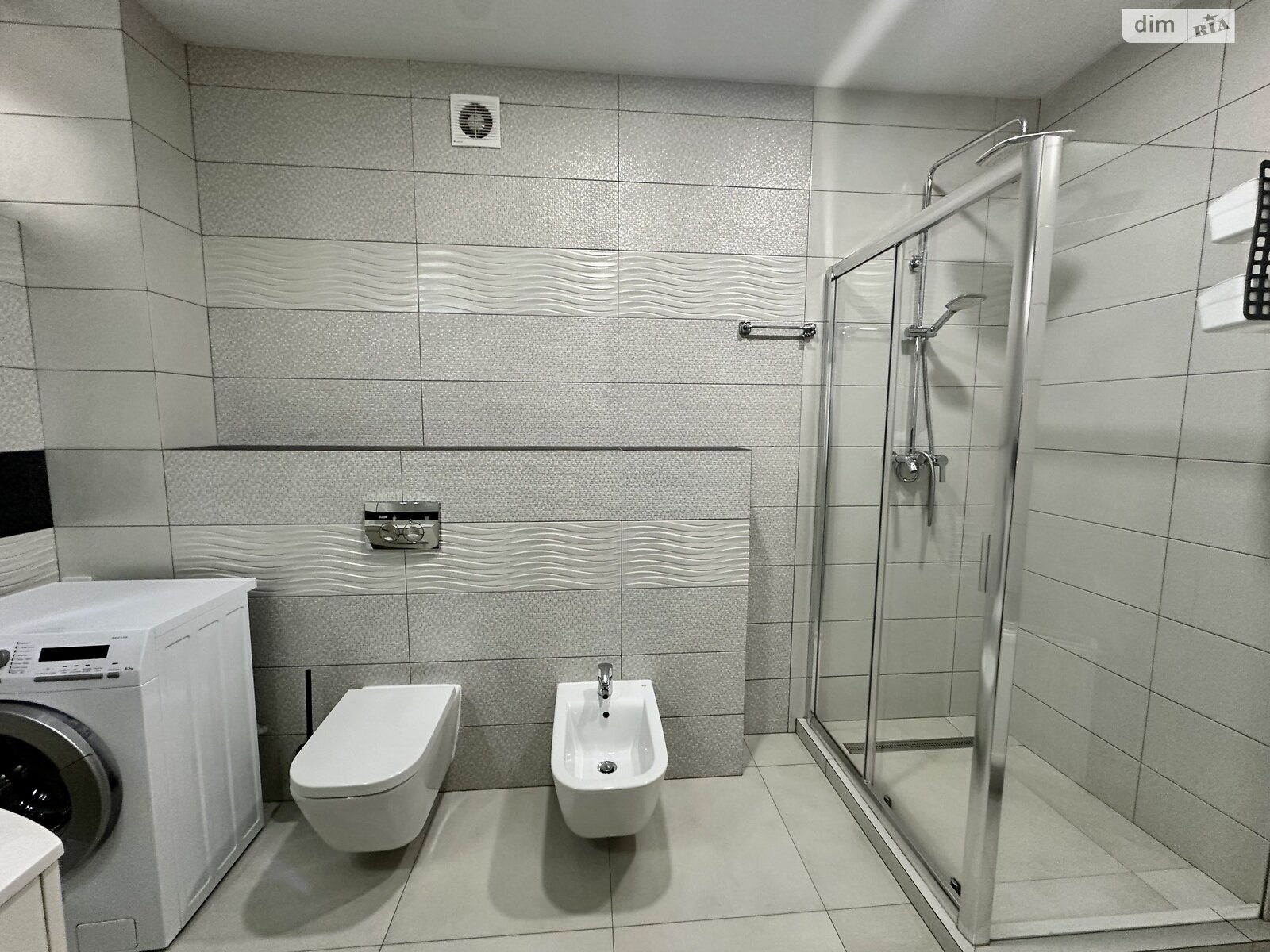 трехкомнатная квартира в Львове, район Новый Львов, на ул. Стуса Василия 22А в аренду на долгий срок помесячно фото 1