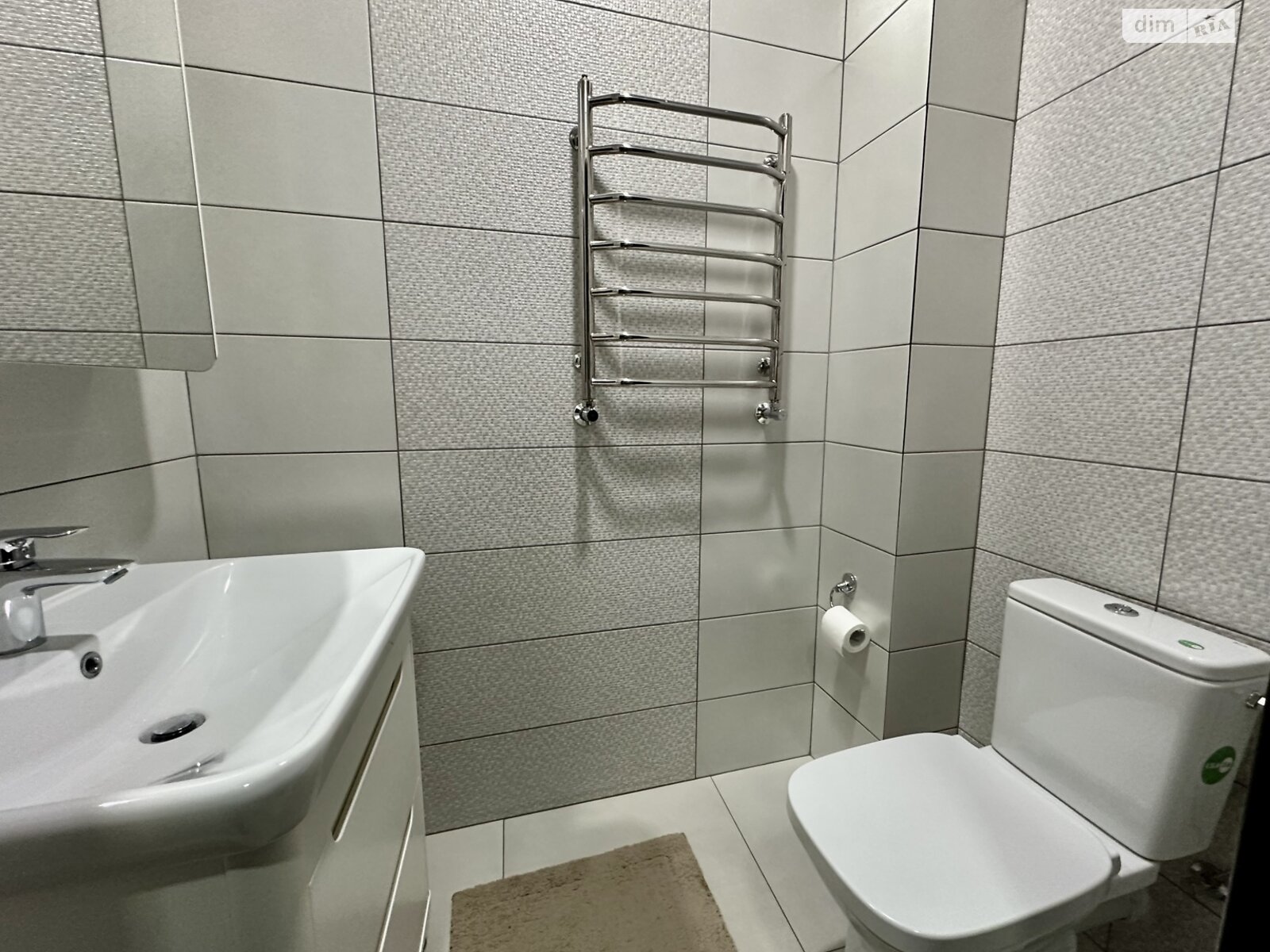 трехкомнатная квартира в Львове, район Новый Львов, на ул. Стуса Василия 22А в аренду на долгий срок помесячно фото 1