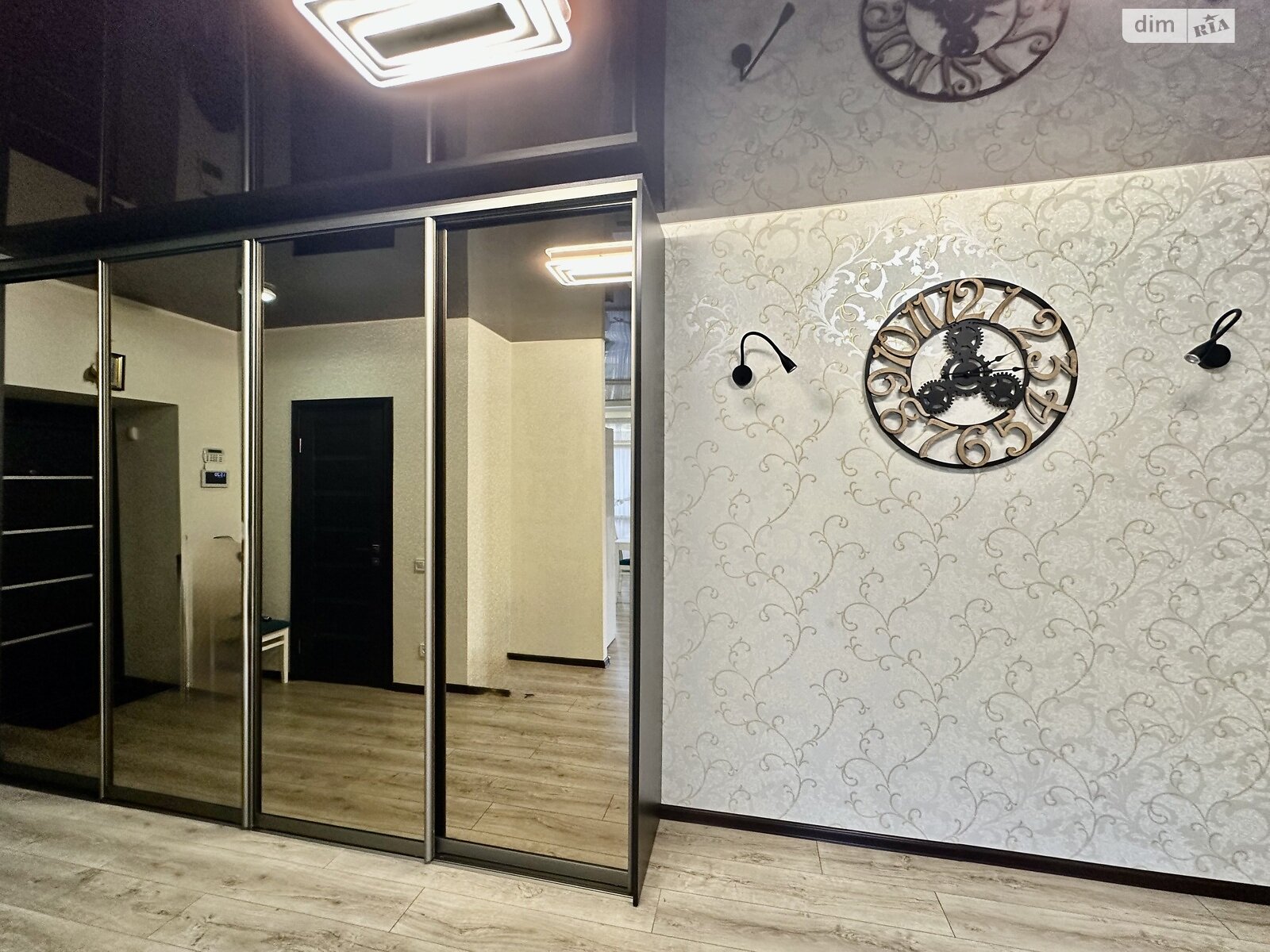 трехкомнатная квартира в Львове, район Новый Львов, на ул. Стуса Василия 22А в аренду на долгий срок помесячно фото 1