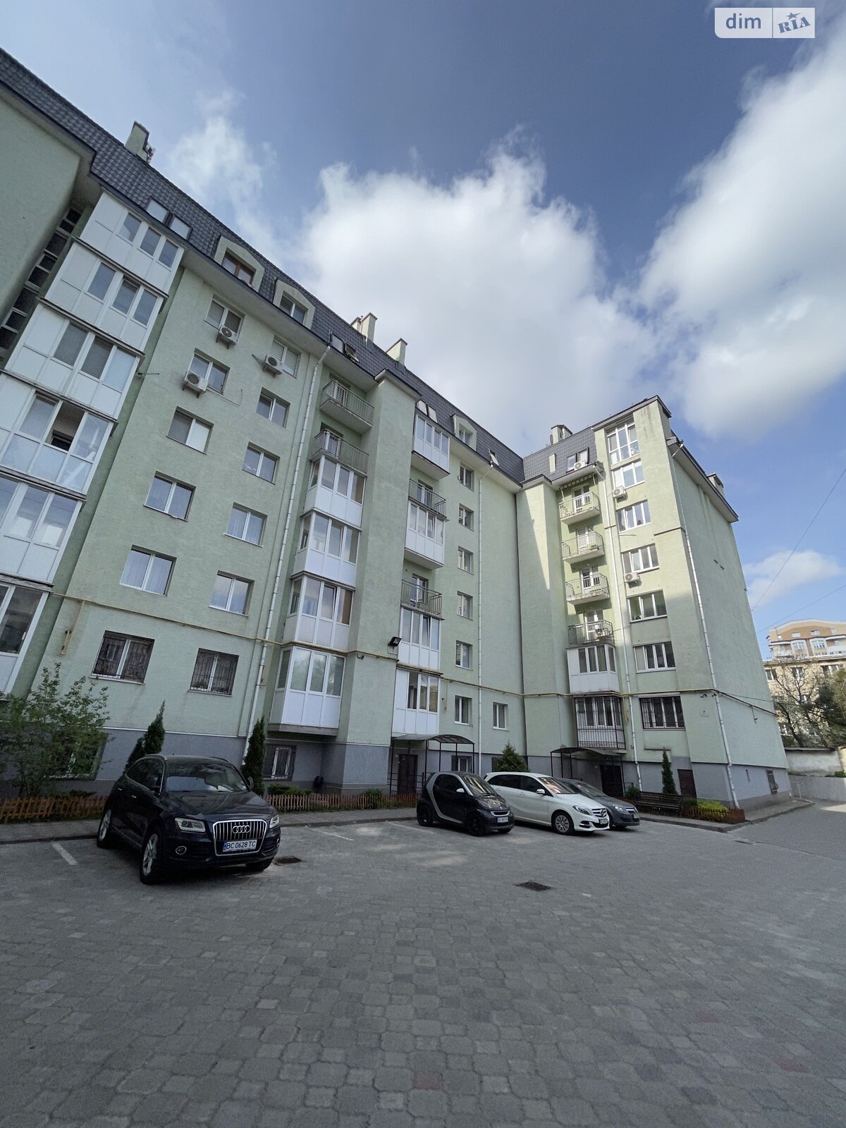 четырехкомнатная квартира в Львове, район Новый Львов, на ул. Венгерская в аренду на долгий срок помесячно фото 1