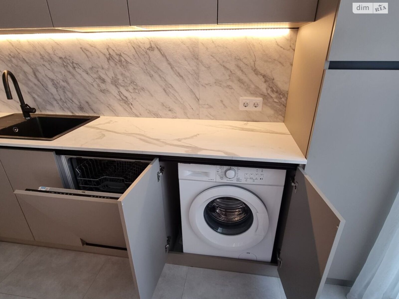 однокімнатна квартира в Львові, район Новий Львів, на вул. Угорська 12 в довготривалу оренду помісячно фото 1 однокімнатна квартира в Львові, район Новий Львів, на вул. Угорська 12 в довготривалу оренду помісячно фото 1