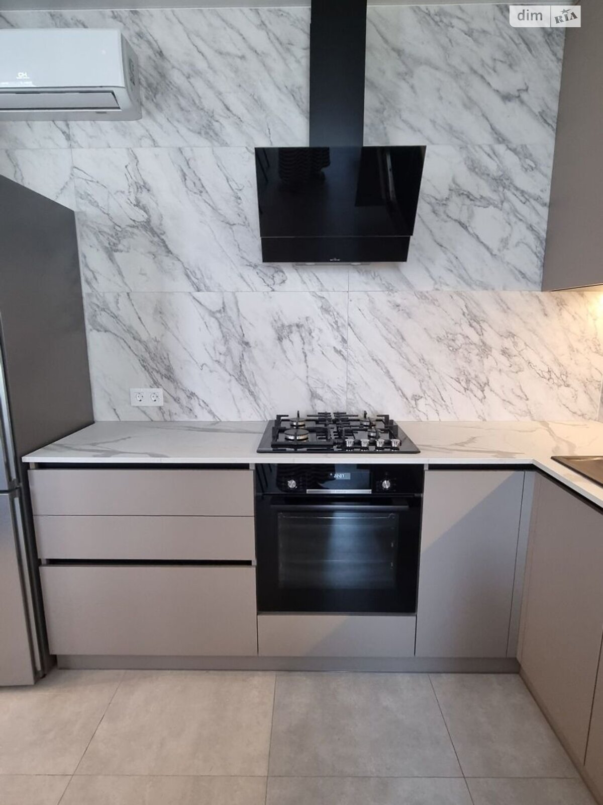 однокімнатна квартира в Львові, район Новий Львів, на вул. Угорська 12 в довготривалу оренду помісячно фото 1 однокімнатна квартира в Львові, район Новий Львів, на вул. Угорська 12 в довготривалу оренду помісячно фото 1