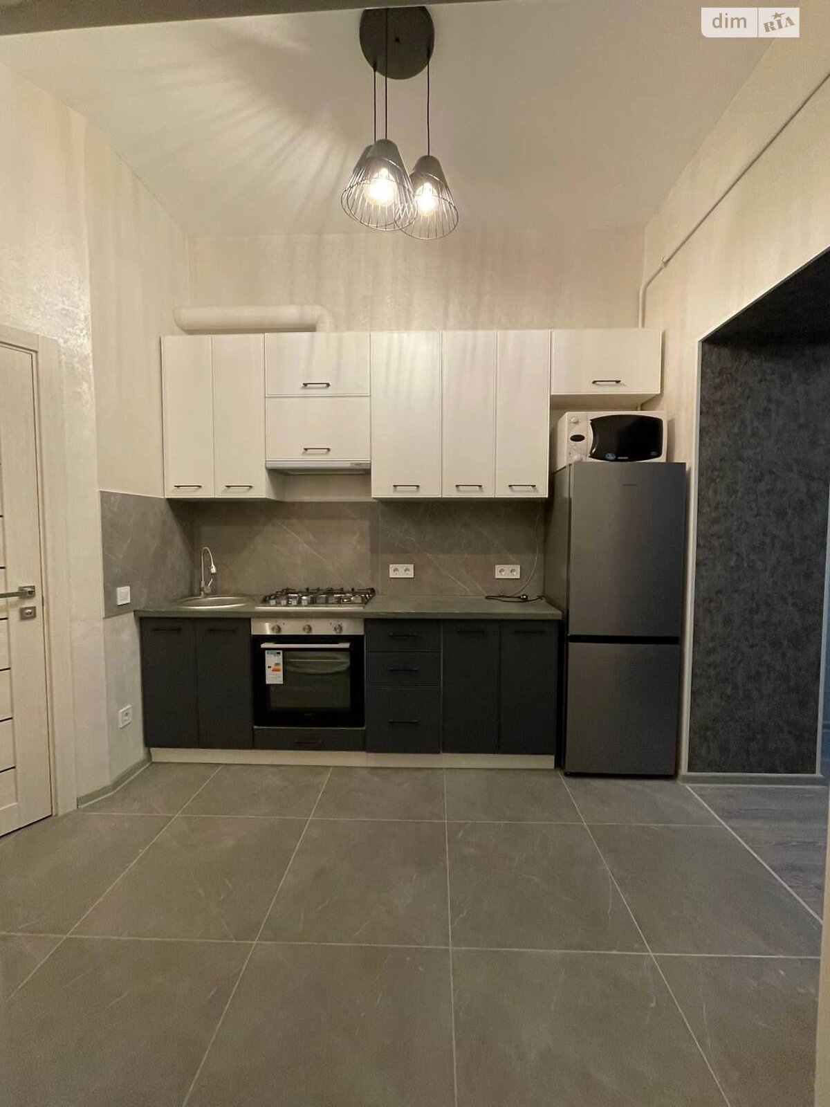 однокімнатна квартира в Львові, район Новий Світ, на пл. Берестейської унії 3 в довготривалу оренду помісячно фото 1