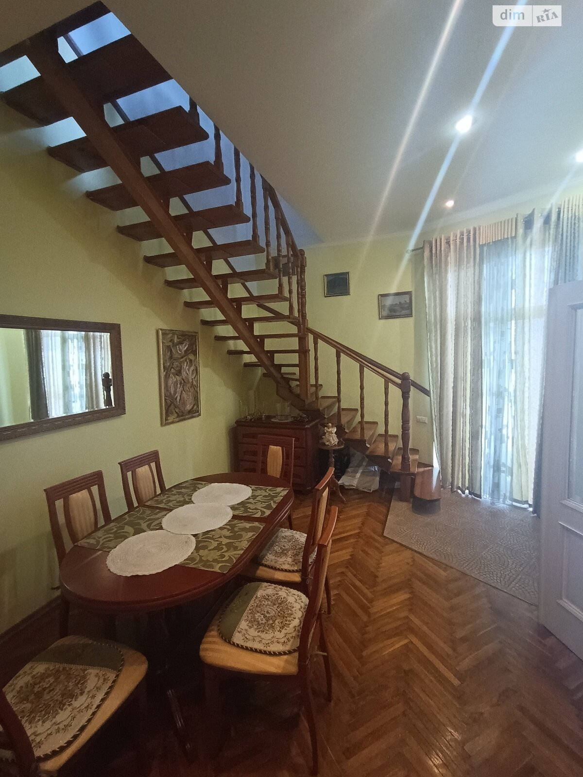 п`ятикімнатна квартира в Львові, район Новий Світ, на вул. Здоров’я в довготривалу оренду помісячно фото 1 п`ятикімнатна квартира в Львові, район Новий Світ, на вул. Здоров’я в довготривалу оренду помісячно фото 1