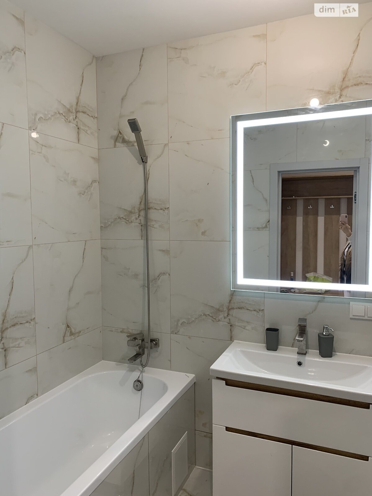 однокомнатная квартира в Львове, район Пасеки, на ул. Пимоненко Николая в аренду на долгий срок помесячно фото 1 однокомнатная квартира в Львове, район Пасеки, на ул. Пимоненко Николая в аренду на долгий срок помесячно фото 1