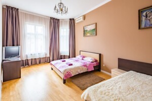 четырехкомнатная квартира в Львове, район Площадь Рынок, на ул. Гавришквича 2 в аренду на долгий срок помесячно фото 2 четырехкомнатная квартира в Львове, район Площадь Рынок, на ул. Гавришквича 2 в аренду на долгий срок помесячно фото 2