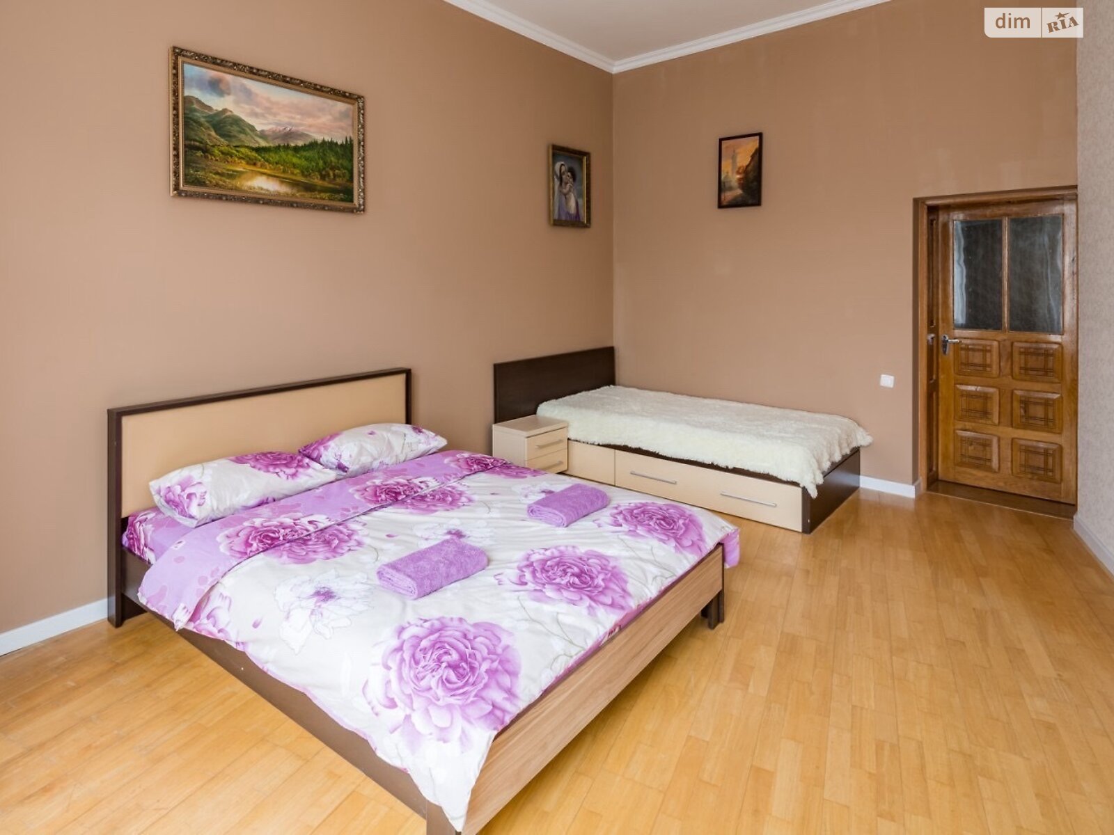 четырехкомнатная квартира в Львове, район Площадь Рынок, на ул. Гавришквича 2 в аренду на долгий срок помесячно фото 1 четырехкомнатная квартира в Львове, район Площадь Рынок, на ул. Гавришквича 2 в аренду на долгий срок помесячно фото 1