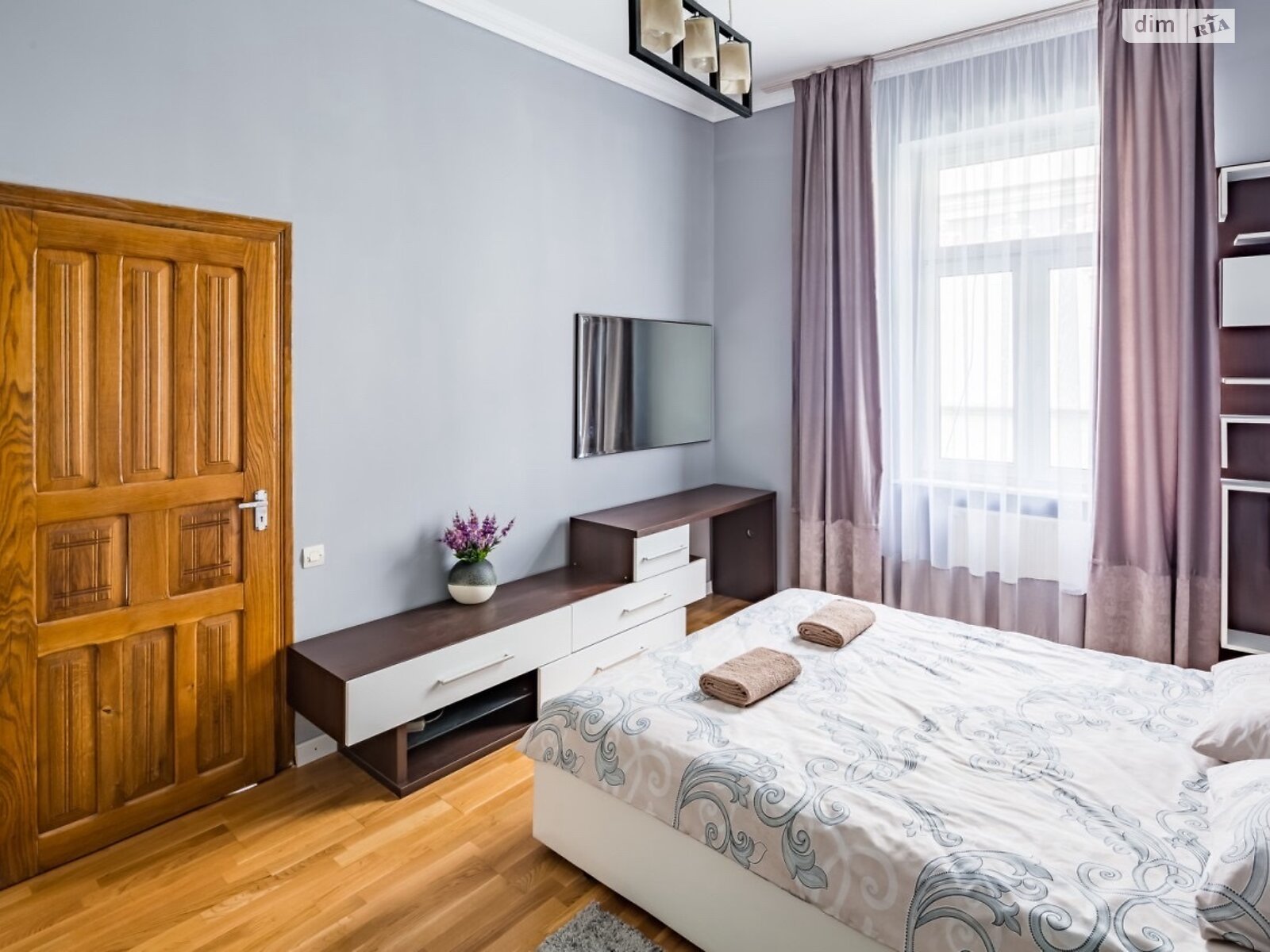 четырехкомнатная квартира в Львове, район Площадь Рынок, на ул. Гавришквича 2 в аренду на долгий срок помесячно фото 1 четырехкомнатная квартира в Львове, район Площадь Рынок, на ул. Гавришквича 2 в аренду на долгий срок помесячно фото 1