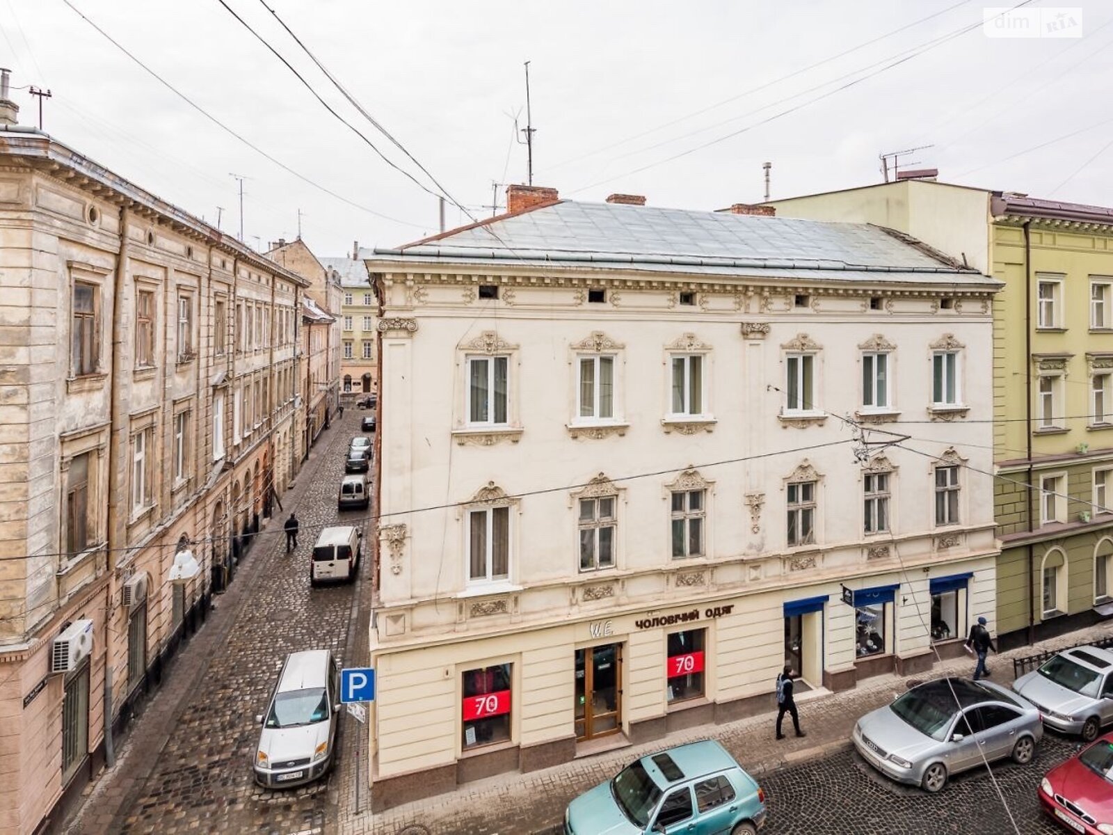 четырехкомнатная квартира в Львове, район Площадь Рынок, на ул. Гавришквича 2 в аренду на долгий срок помесячно фото 1 четырехкомнатная квартира в Львове, район Площадь Рынок, на ул. Гавришквича 2 в аренду на долгий срок помесячно фото 1