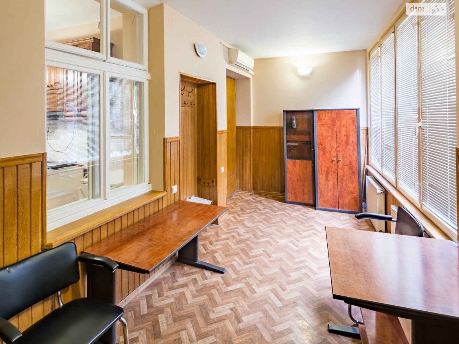 четырехкомнатная квартира в Львове, район Площадь Рынок, на ул. Гавришквича 2 в аренду на долгий срок помесячно фото 1 четырехкомнатная квартира в Львове, район Площадь Рынок, на ул. Гавришквича 2 в аренду на долгий срок помесячно фото 1