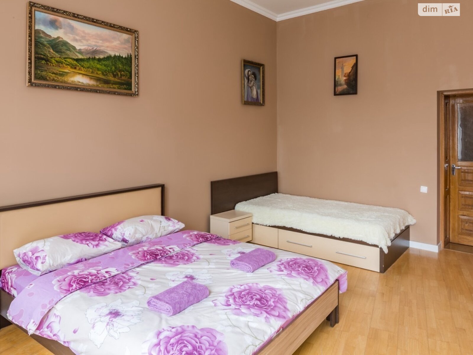 четырехкомнатная квартира в Львове, район Площадь Рынок, на ул. Гавришквича 2 в аренду на долгий срок помесячно фото 1 четырехкомнатная квартира в Львове, район Площадь Рынок, на ул. Гавришквича 2 в аренду на долгий срок помесячно фото 1