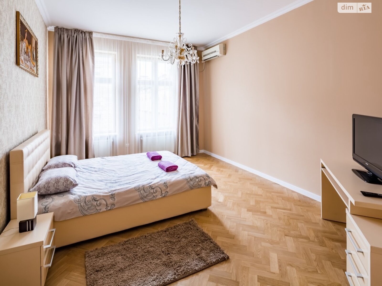 четырехкомнатная квартира в Львове, район Площадь Рынок, на ул. Гавришквича 2 в аренду на долгий срок помесячно фото 1 четырехкомнатная квартира в Львове, район Площадь Рынок, на ул. Гавришквича 2 в аренду на долгий срок помесячно фото 1