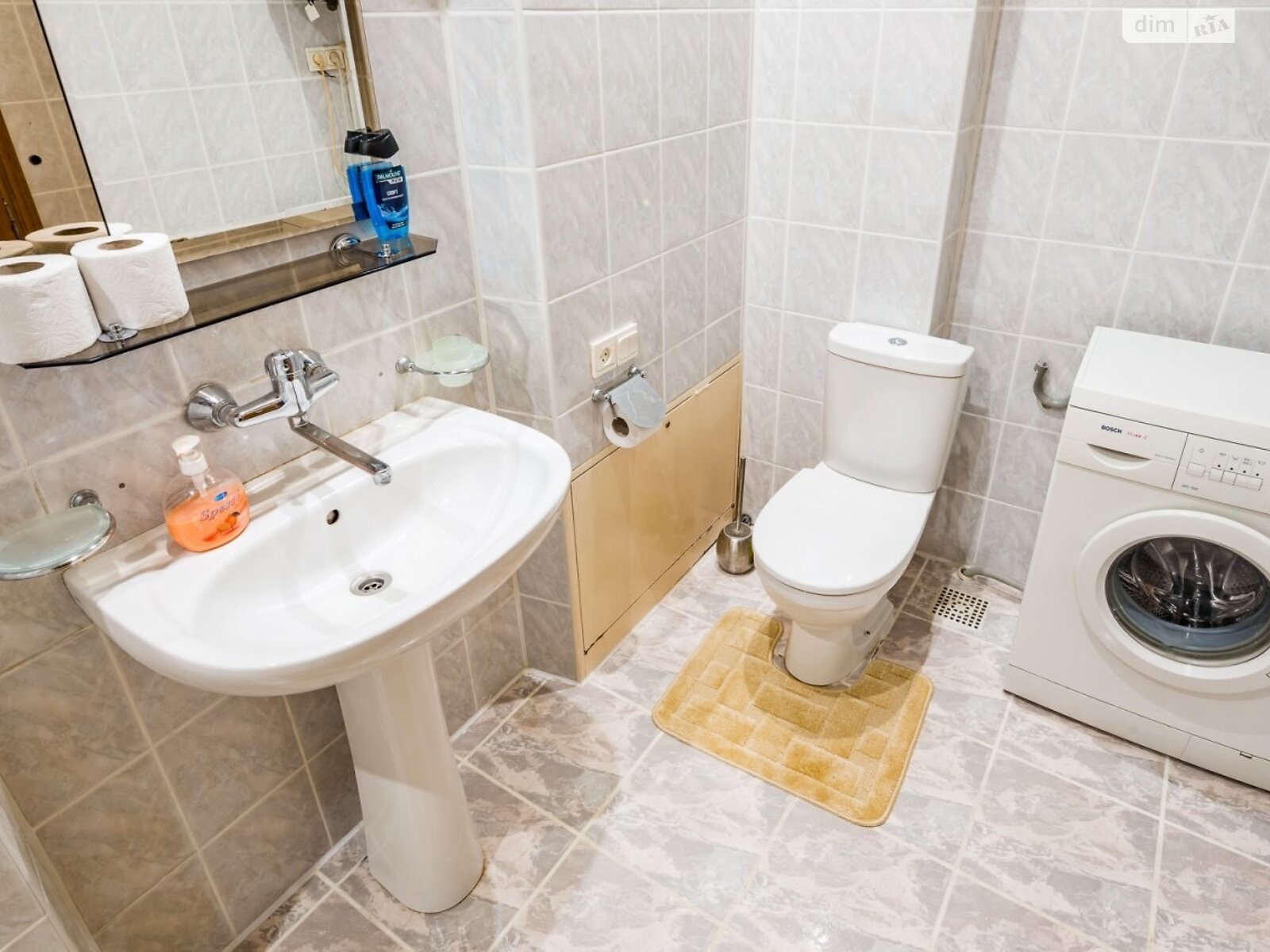 четырехкомнатная квартира в Львове, район Площадь Рынок, на ул. Гавришквича 2 в аренду на долгий срок помесячно фото 1 четырехкомнатная квартира в Львове, район Площадь Рынок, на ул. Гавришквича 2 в аренду на долгий срок помесячно фото 1