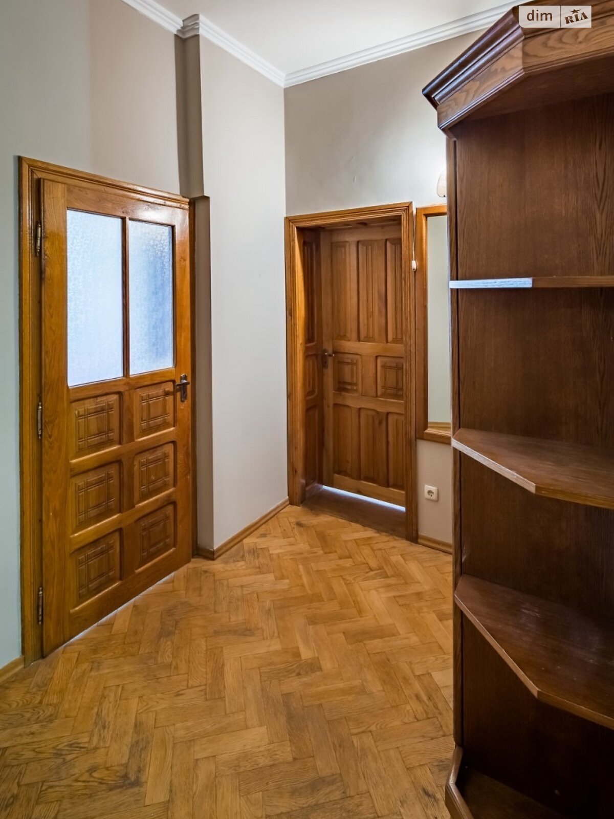 четырехкомнатная квартира в Львове, район Площадь Рынок, на ул. Гавришквича 2 в аренду на долгий срок помесячно фото 1 четырехкомнатная квартира в Львове, район Площадь Рынок, на ул. Гавришквича 2 в аренду на долгий срок помесячно фото 1