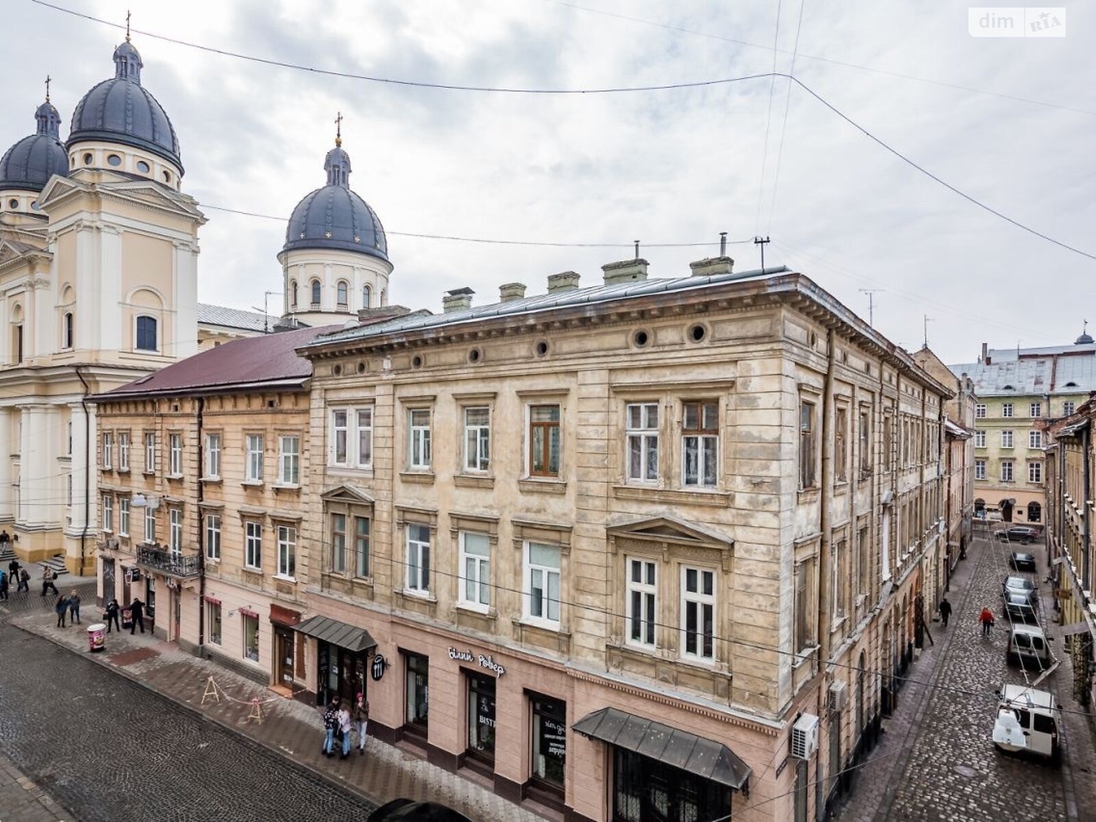 четырехкомнатная квартира в Львове, район Площадь Рынок, на ул. Гавришквича 2 в аренду на долгий срок помесячно фото 1 четырехкомнатная квартира в Львове, район Площадь Рынок, на ул. Гавришквича 2 в аренду на долгий срок помесячно фото 1
