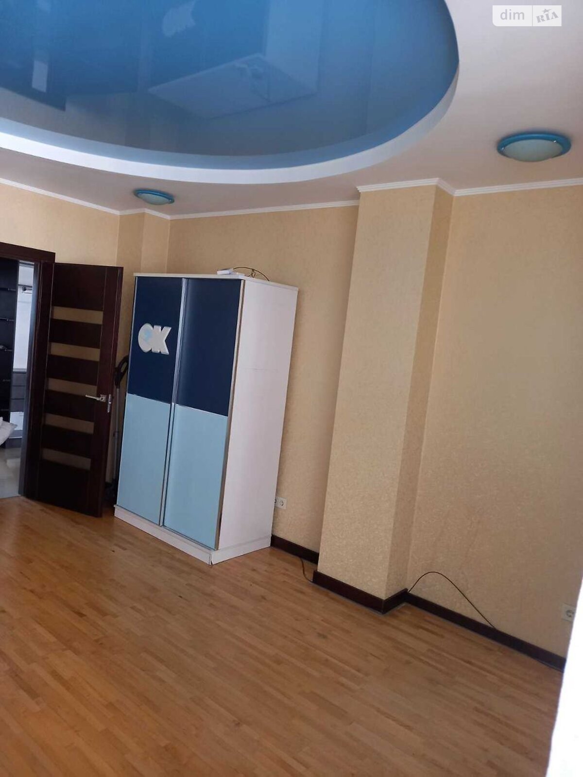трехкомнатная квартира в Львове, на ул. Плуговая в аренду на долгий срок помесячно фото 1 трехкомнатная квартира в Львове, на ул. Плуговая в аренду на долгий срок помесячно фото 1