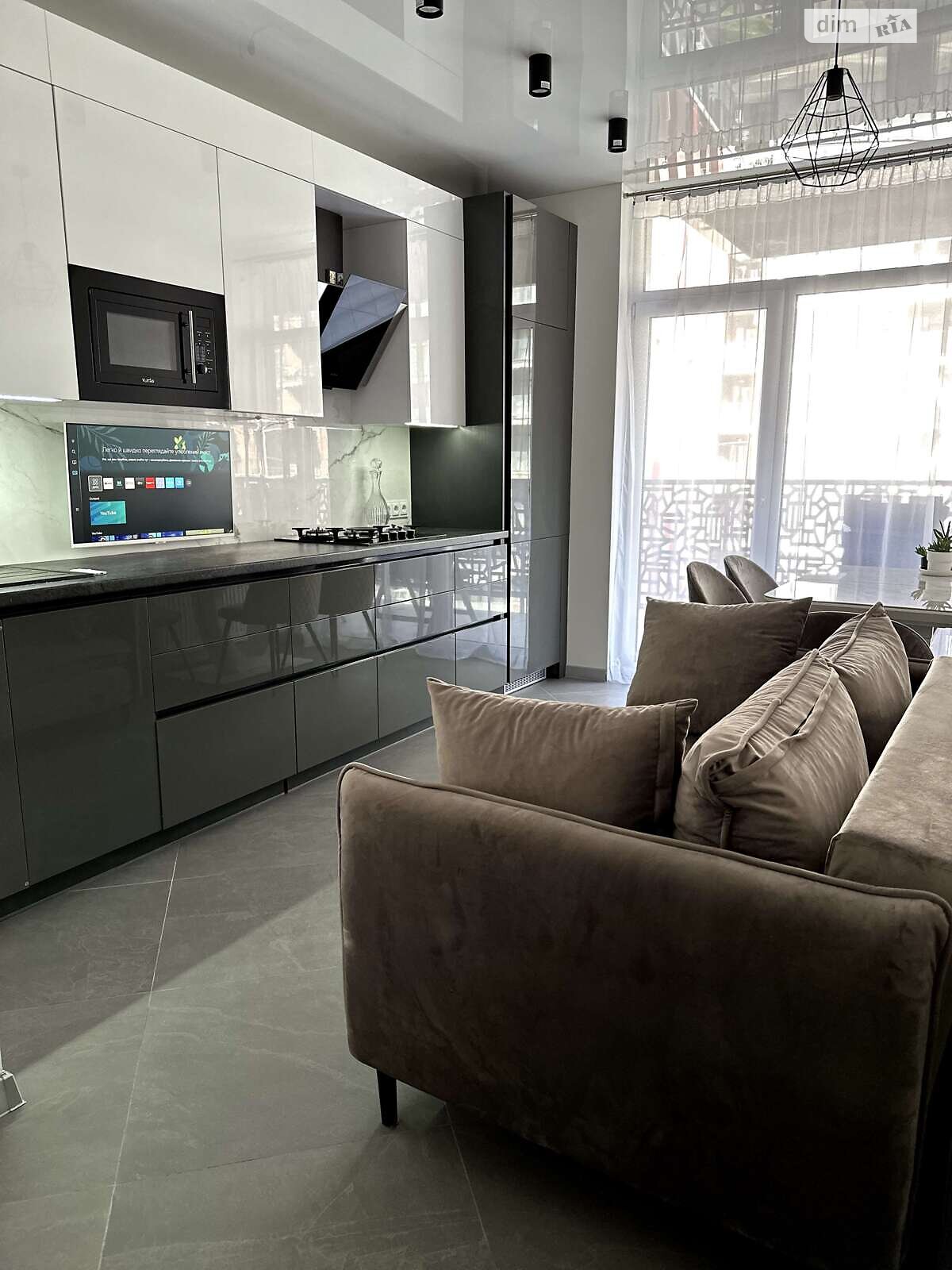 однокомнатная квартира в Львове, район Подзамче, на просп. Черновола Вячеслава в аренду на долгий срок помесячно фото 1 однокомнатная квартира в Львове, район Подзамче, на просп. Черновола Вячеслава в аренду на долгий срок помесячно фото 1