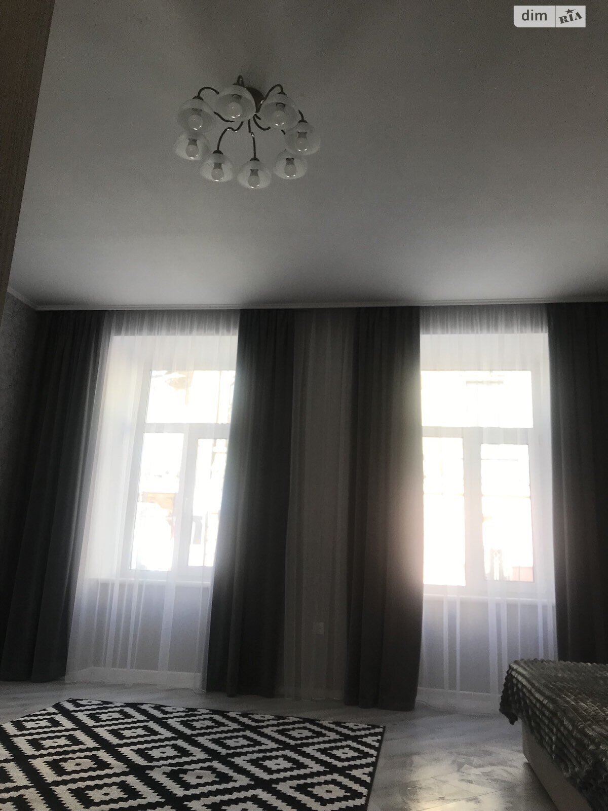однокімнатна квартира в Львові, район Підзамче, на вул. Гайдамацька 18, кв. 4 в довготривалу оренду помісячно фото 1 однокімнатна квартира в Львові, район Підзамче, на вул. Гайдамацька 18, кв. 4 в довготривалу оренду помісячно фото 1