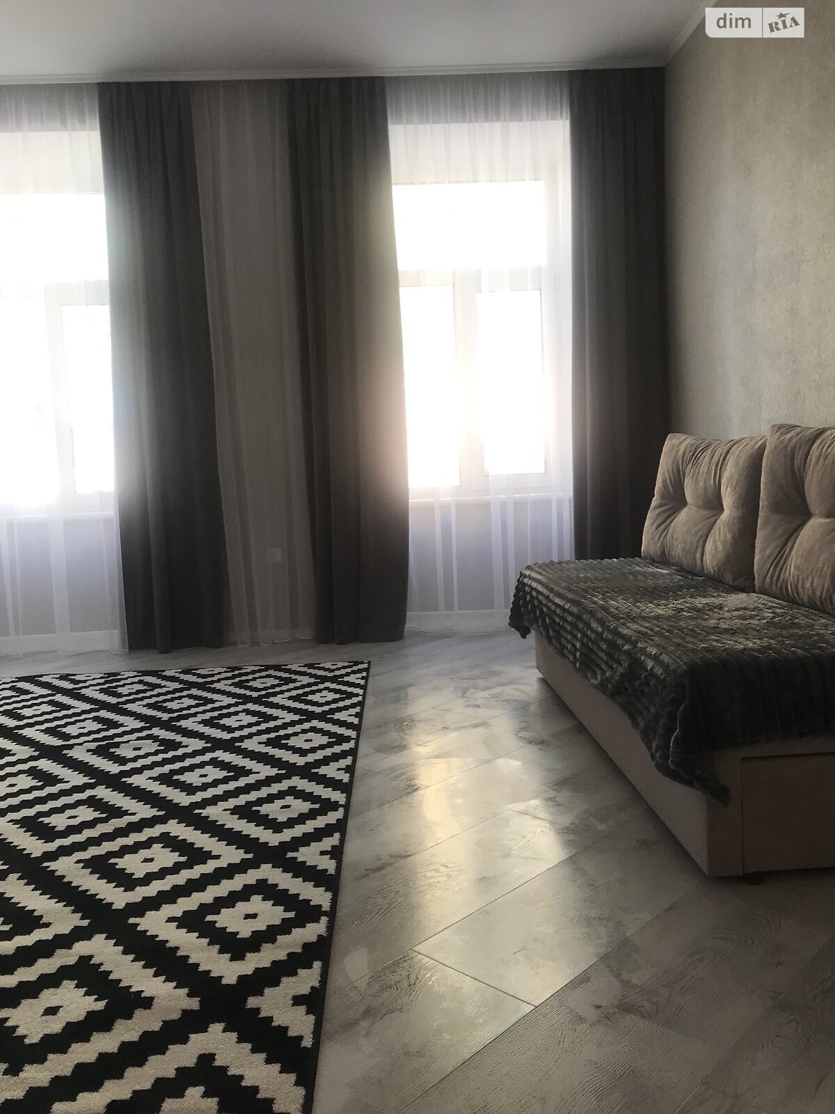 однокімнатна квартира в Львові, район Підзамче, на вул. Гайдамацька 18, кв. 4 в довготривалу оренду помісячно фото 1 однокімнатна квартира в Львові, район Підзамче, на вул. Гайдамацька 18, кв. 4 в довготривалу оренду помісячно фото 1
