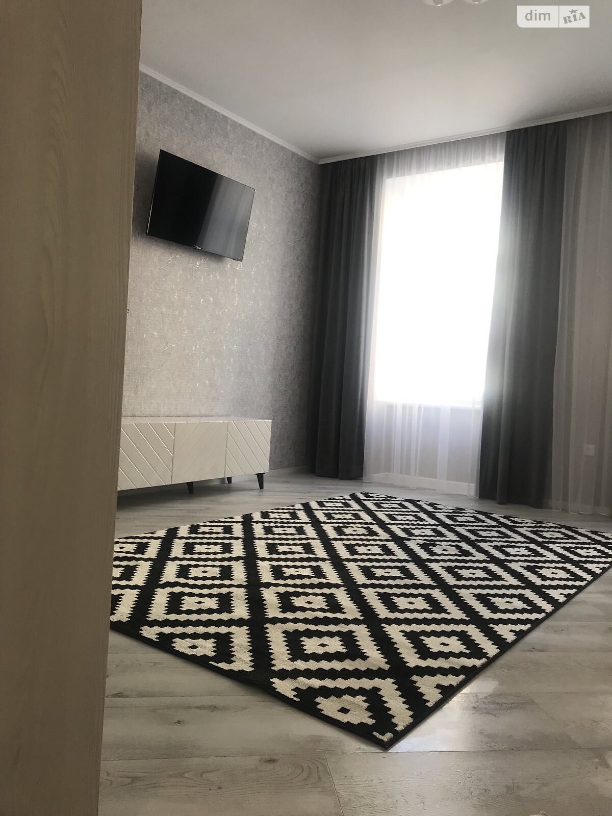 однокімнатна квартира в Львові, район Підзамче, на вул. Гайдамацька 18, кв. 4 в довготривалу оренду помісячно фото 1 однокімнатна квартира в Львові, район Підзамче, на вул. Гайдамацька 18, кв. 4 в довготривалу оренду помісячно фото 1