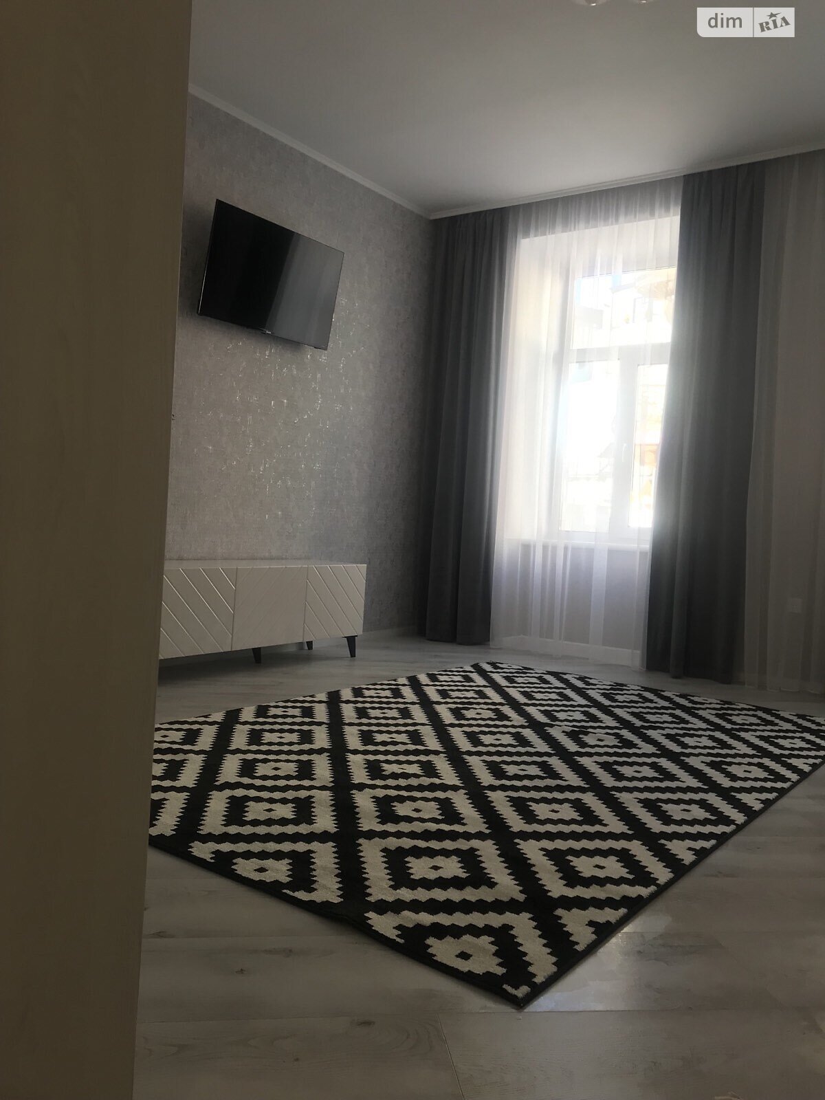 однокімнатна квартира в Львові, район Підзамче, на вул. Гайдамацька 18, кв. 4 в довготривалу оренду помісячно фото 1 однокімнатна квартира в Львові, район Підзамче, на вул. Гайдамацька 18, кв. 4 в довготривалу оренду помісячно фото 1