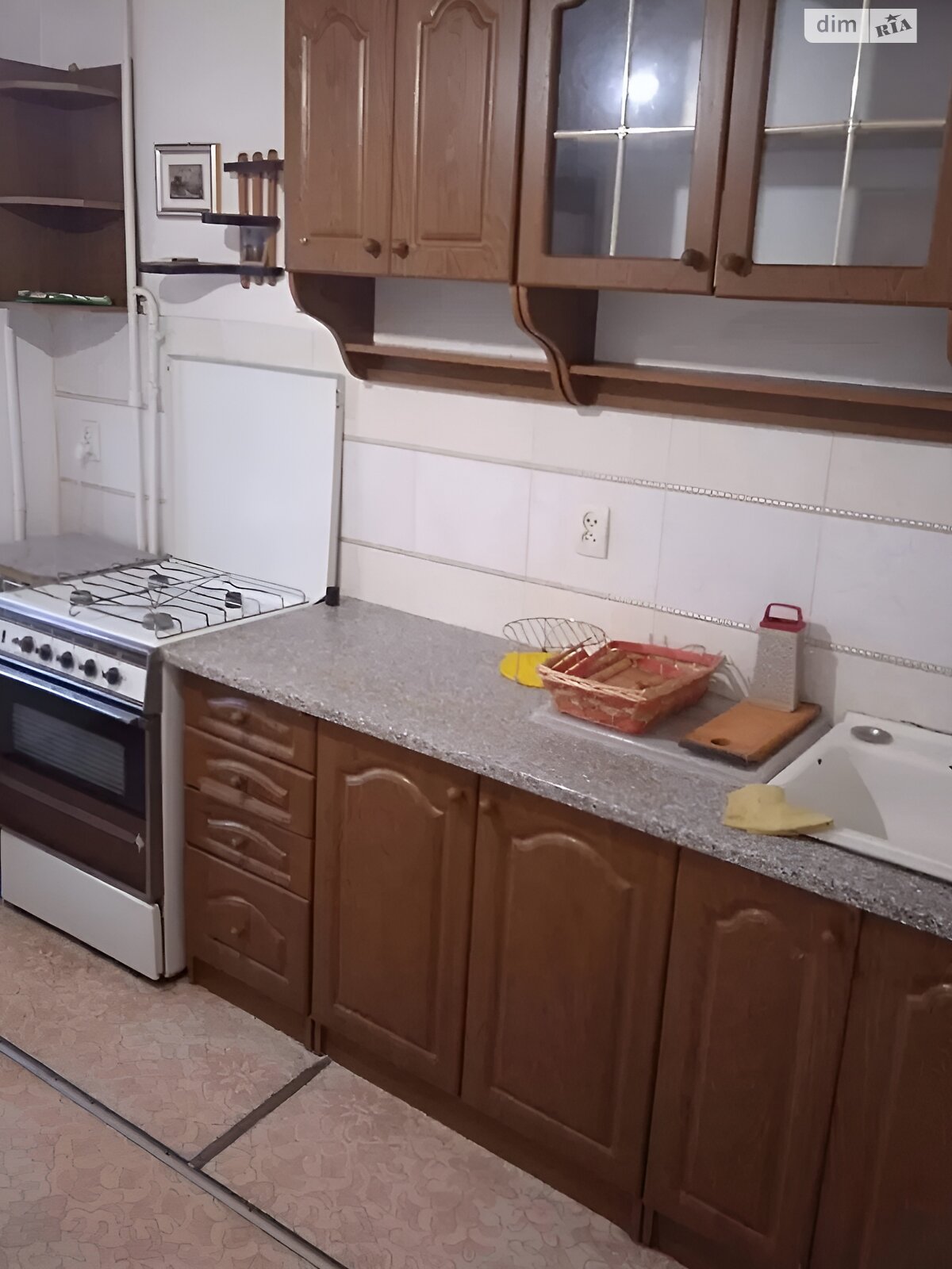 трикімнатна квартира в Львові, район Підзамче, на вул. Джерельна в довготривалу оренду помісячно фото 1 трикімнатна квартира в Львові, район Підзамче, на вул. Джерельна в довготривалу оренду помісячно фото 1