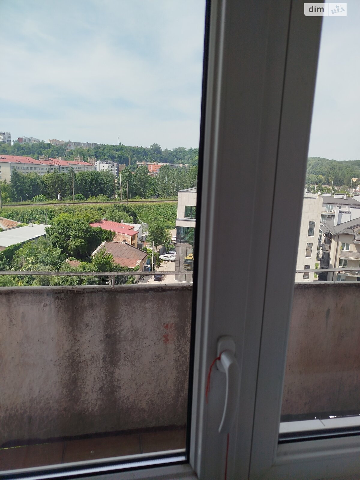 трехкомнатная квартира в Львове, район Подзамче, на ул. Родниковая в аренду на долгий срок помесячно фото 1 трехкомнатная квартира в Львове, район Подзамче, на ул. Родниковая в аренду на долгий срок помесячно фото 1