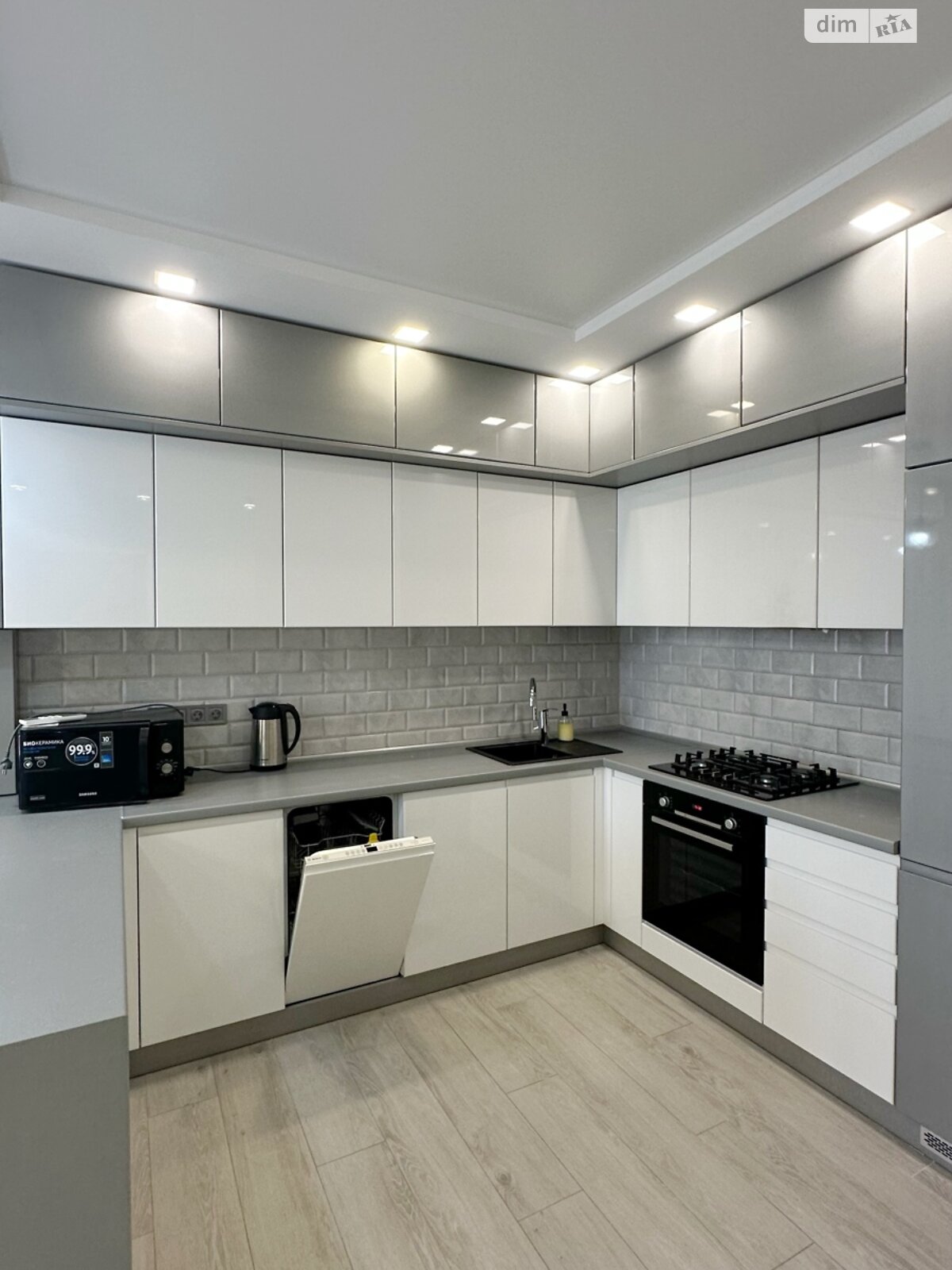 однокімнатна квартира в Львові, район Підзамче, на вул. Замарстинівська 55Б в довготривалу оренду помісячно фото 1