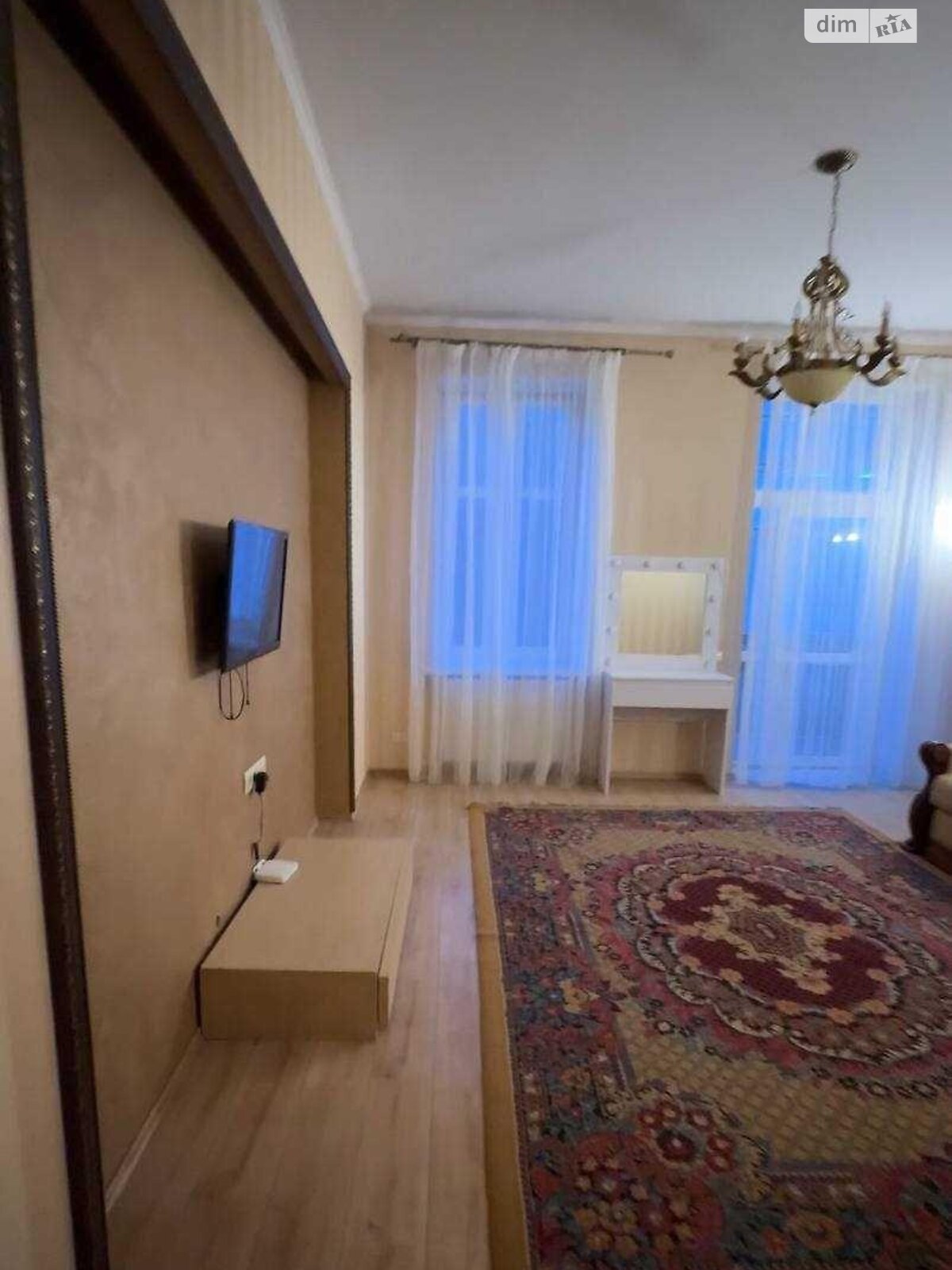 однокомнатная квартира в Львове, район Привокзальная, на просп. Черновола Вячеслава в аренду на долгий срок помесячно фото 1 однокомнатная квартира в Львове, район Привокзальная, на просп. Черновола Вячеслава в аренду на долгий срок помесячно фото 1
