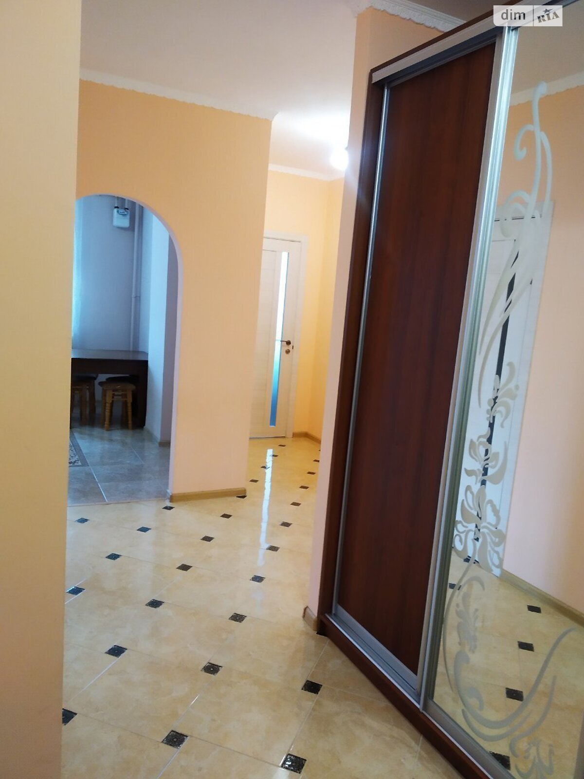 двокімнатна квартира в Львові, район Привокзальна, на вул. Залізнична 17 в довготривалу оренду помісячно фото 1 двокімнатна квартира в Львові, район Привокзальна, на вул. Залізнична 17 в довготривалу оренду помісячно фото 1