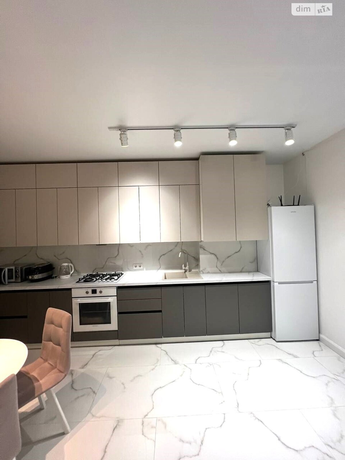 однокімнатна квартира в Львові, район Привокзальна, на вул. Залізнична в довготривалу оренду помісячно фото 1 однокімнатна квартира в Львові, район Привокзальна, на вул. Залізнична в довготривалу оренду помісячно фото 1