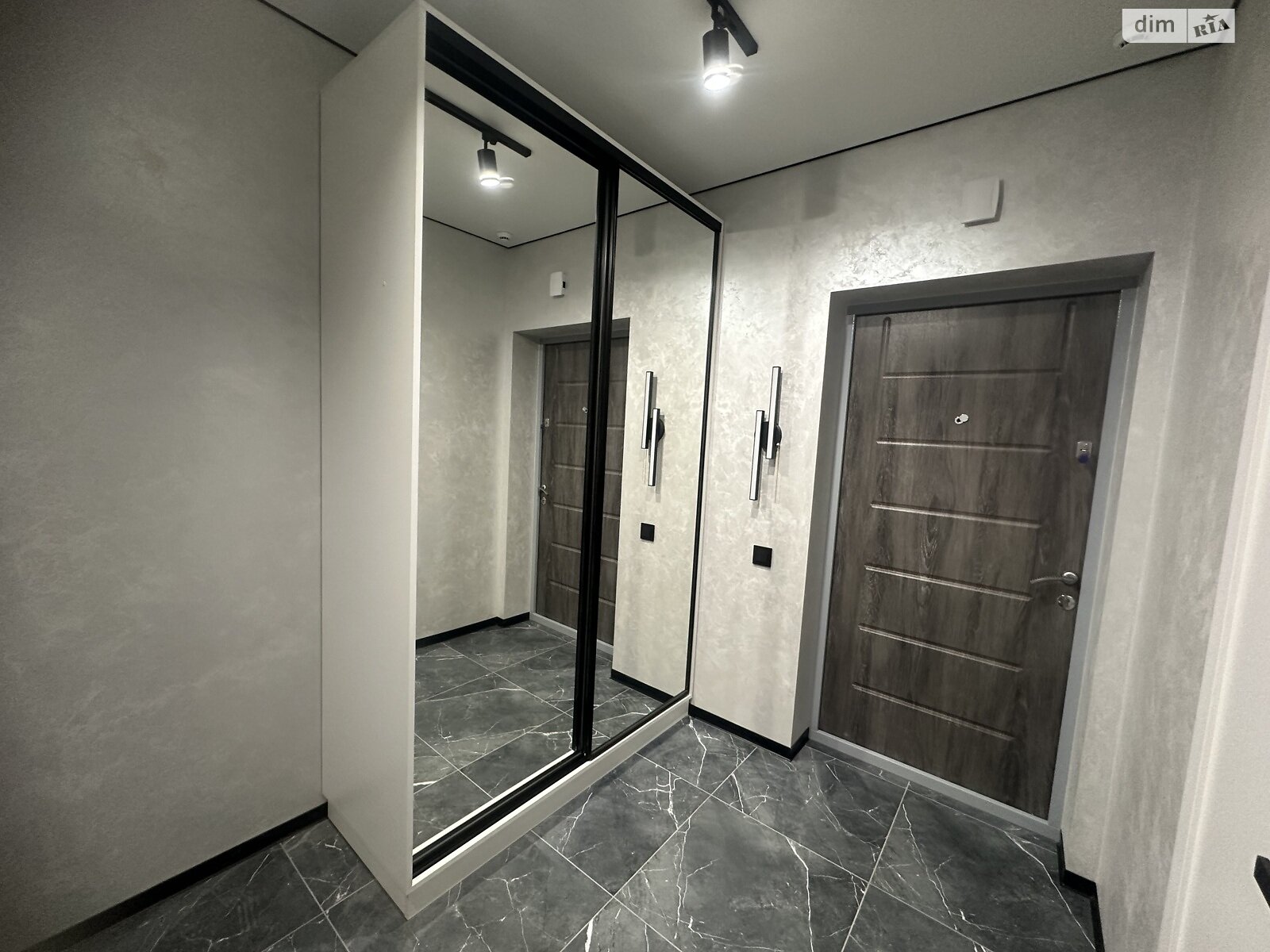 однокомнатная квартира в Львове, район Привокзальная, на ул. Железнодорожная 9А в аренду на долгий срок помесячно фото 1 однокомнатная квартира в Львове, район Привокзальная, на ул. Железнодорожная 9А в аренду на долгий срок помесячно фото 1