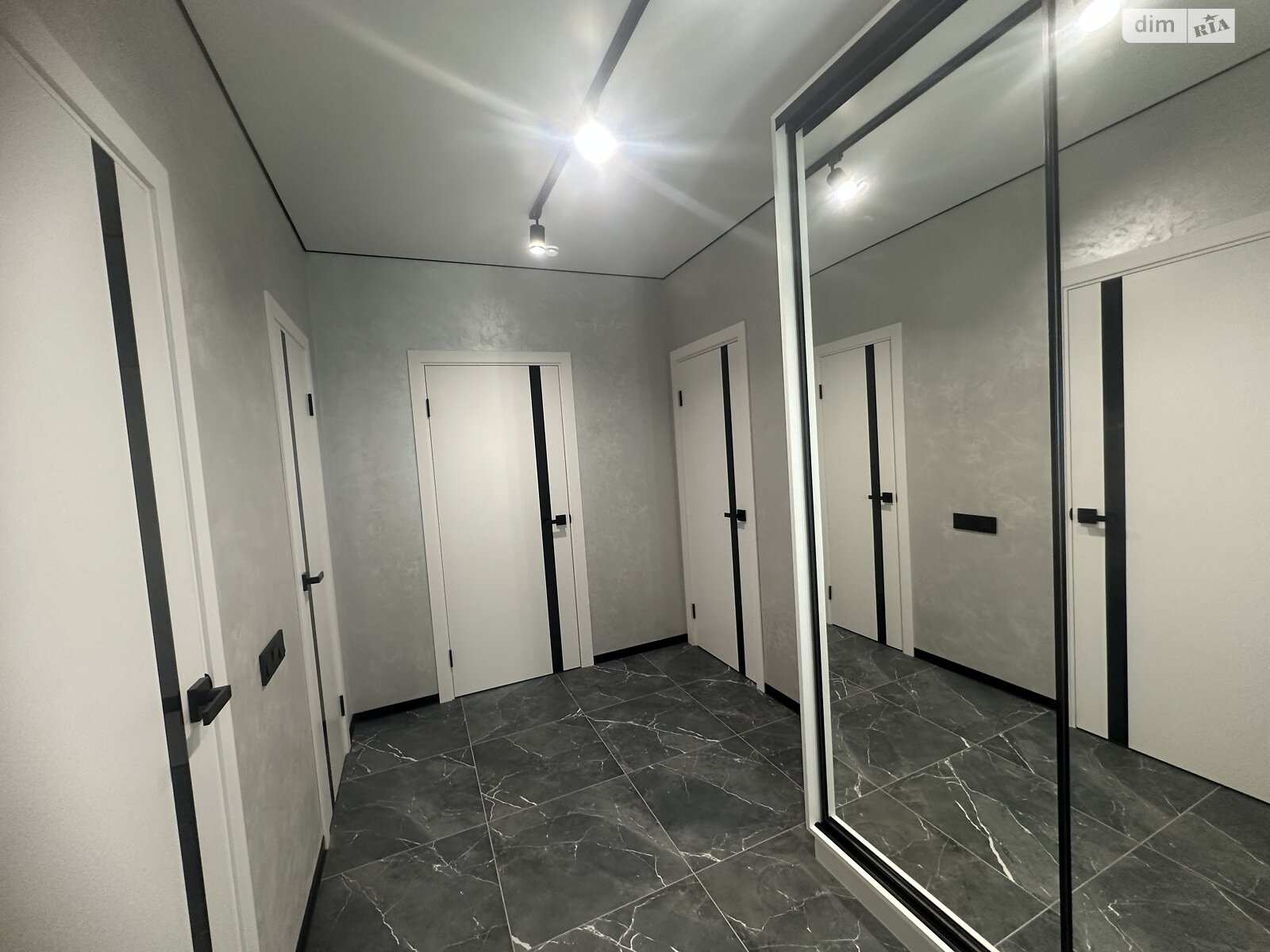 однокомнатная квартира в Львове, район Привокзальная, на ул. Железнодорожная 9А в аренду на долгий срок помесячно фото 1 однокомнатная квартира в Львове, район Привокзальная, на ул. Железнодорожная 9А в аренду на долгий срок помесячно фото 1