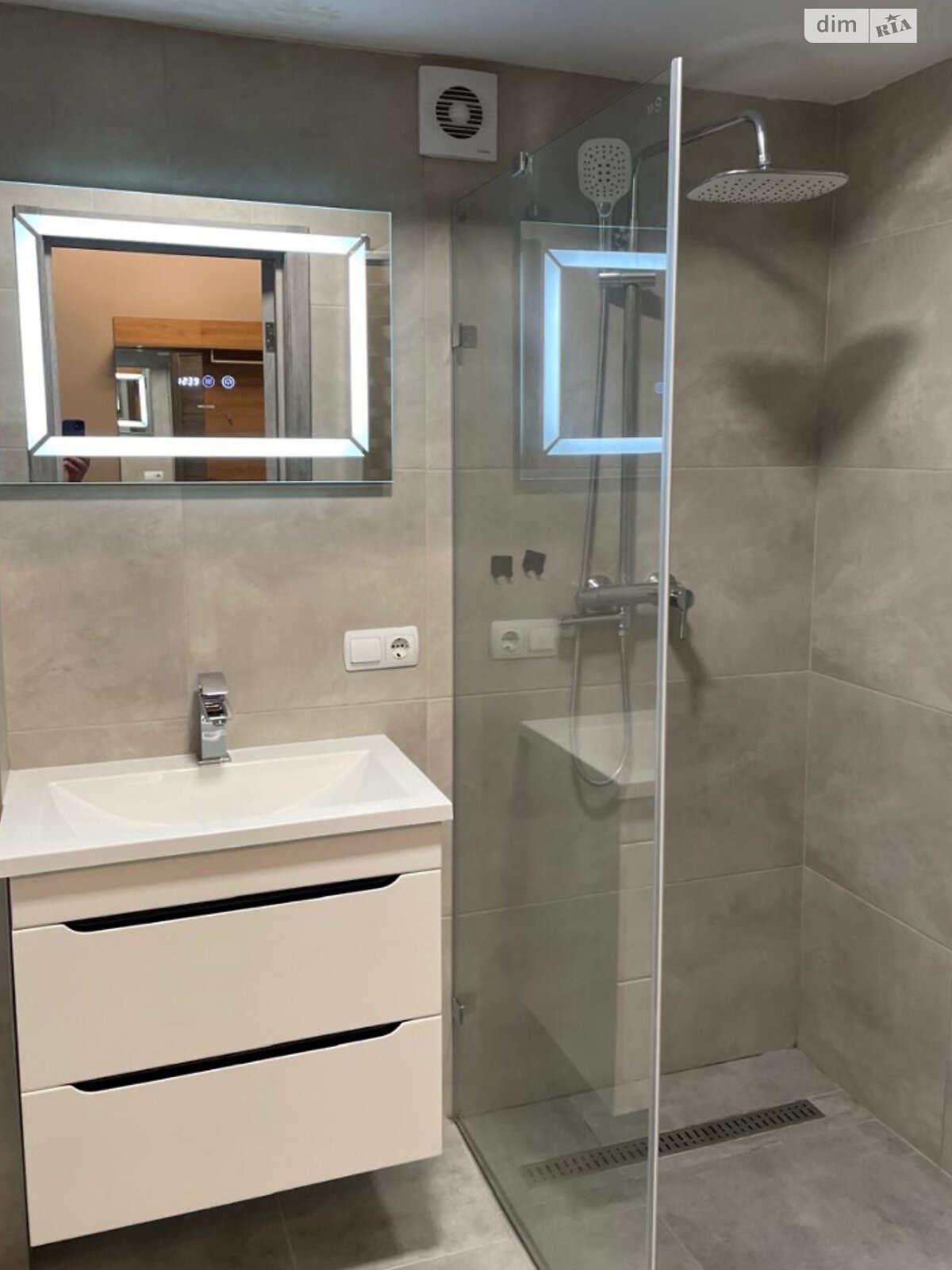 однокомнатная квартира в Львове, район Привокзальная, на ул. Михновских Братьев в аренду на долгий срок помесячно фото 1 однокомнатная квартира в Львове, район Привокзальная, на ул. Михновских Братьев в аренду на долгий срок помесячно фото 1