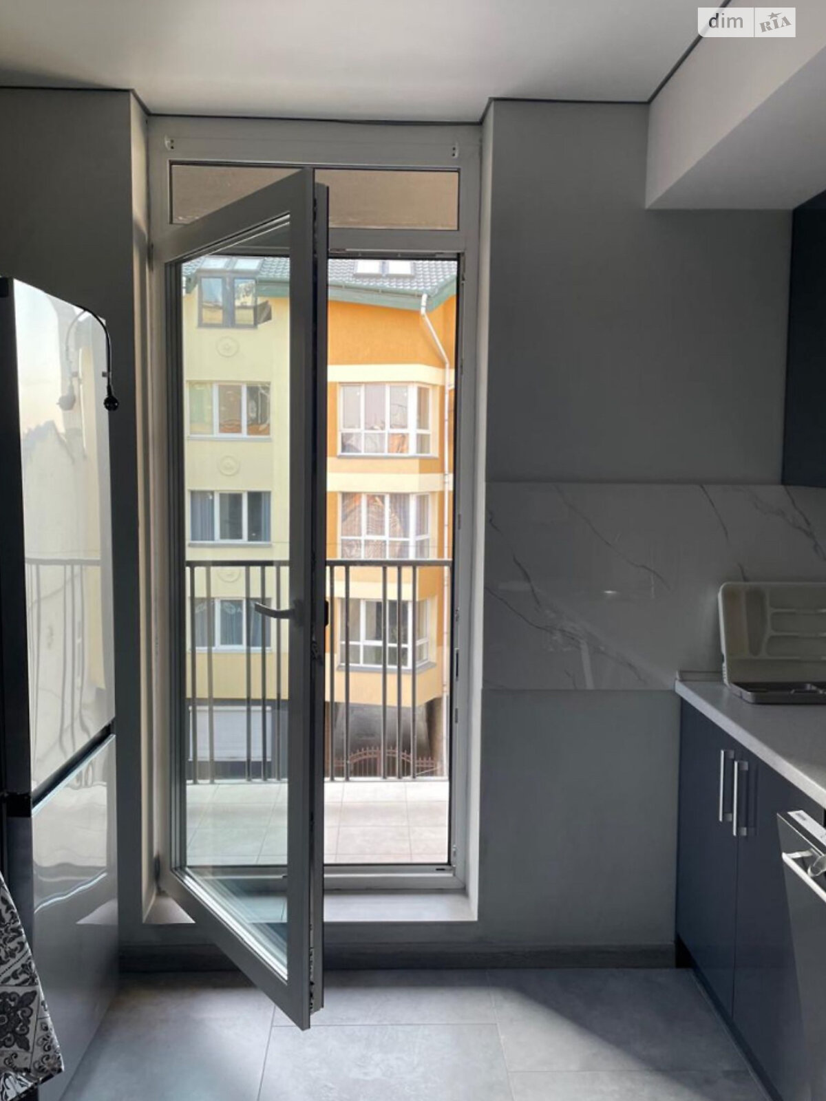 однокомнатная квартира в Львове, район Привокзальная, на ул. Михновских Братьев в аренду на долгий срок помесячно фото 1 однокомнатная квартира в Львове, район Привокзальная, на ул. Михновских Братьев в аренду на долгий срок помесячно фото 1