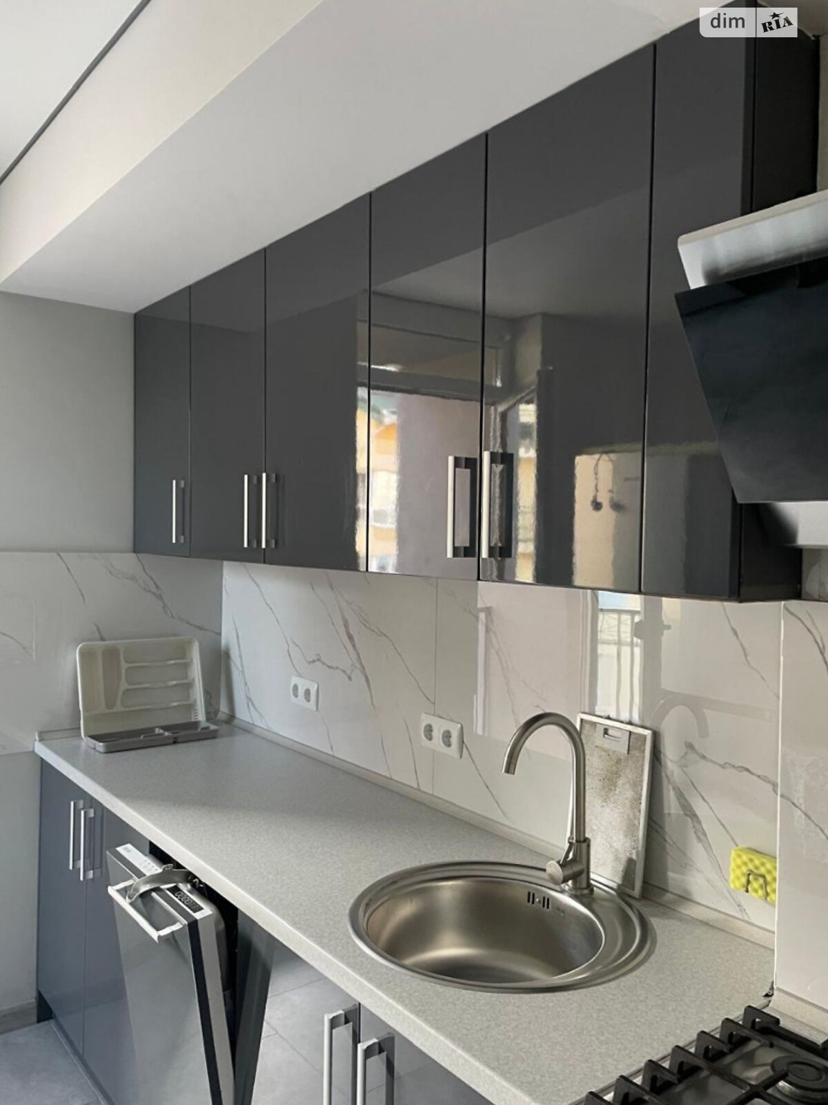 однокомнатная квартира в Львове, район Привокзальная, на ул. Михновских Братьев в аренду на долгий срок помесячно фото 1 однокомнатная квартира в Львове, район Привокзальная, на ул. Михновских Братьев в аренду на долгий срок помесячно фото 1