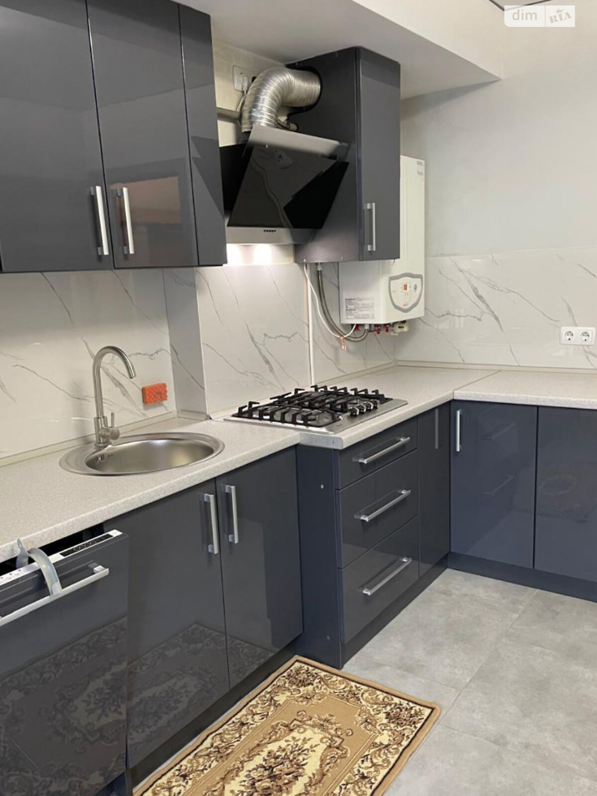 однокомнатная квартира в Львове, район Привокзальная, на ул. Михновских Братьев в аренду на долгий срок помесячно фото 1 однокомнатная квартира в Львове, район Привокзальная, на ул. Михновских Братьев в аренду на долгий срок помесячно фото 1