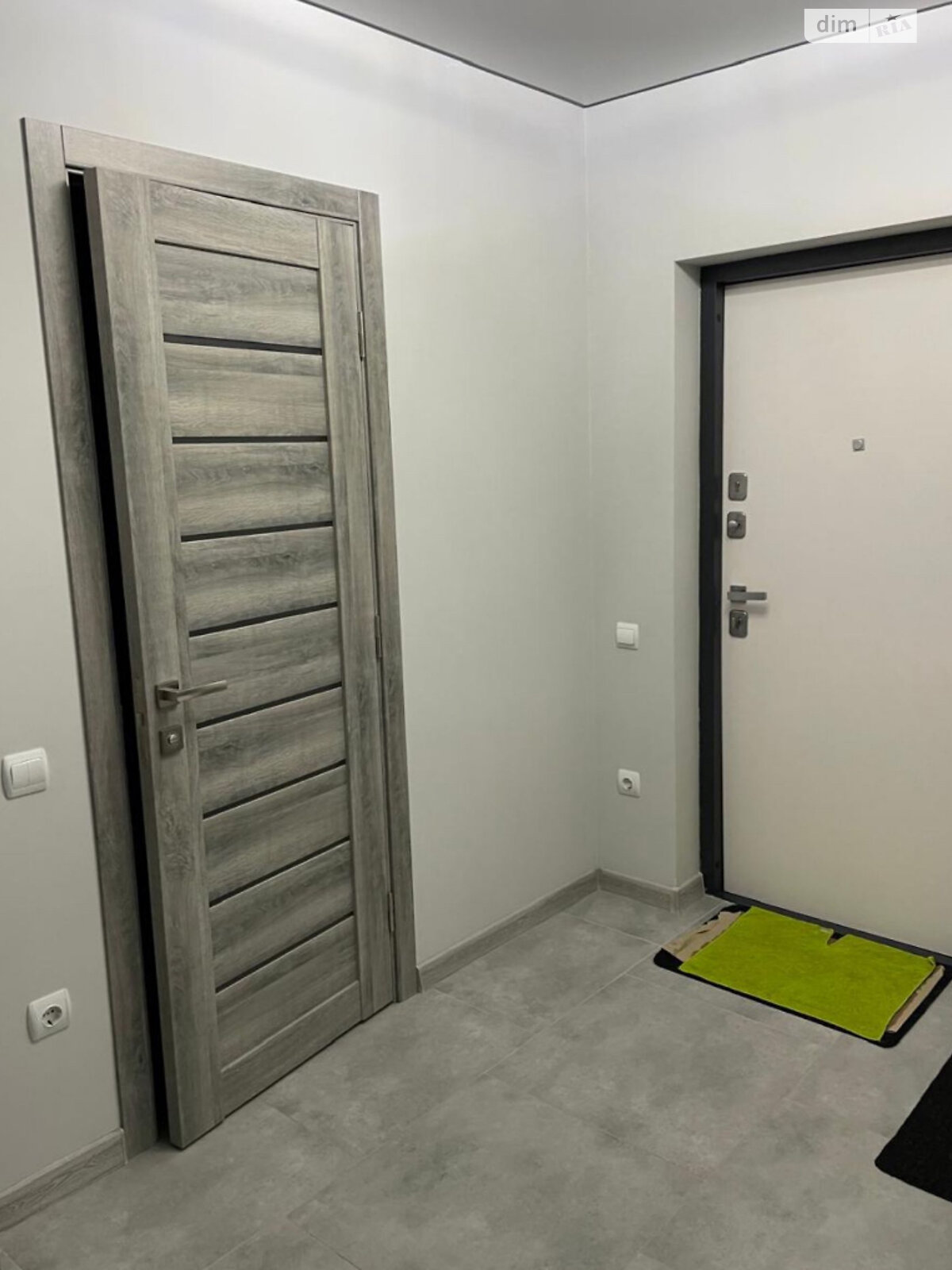 однокомнатная квартира в Львове, район Привокзальная, на ул. Михновских Братьев в аренду на долгий срок помесячно фото 1 однокомнатная квартира в Львове, район Привокзальная, на ул. Михновских Братьев в аренду на долгий срок помесячно фото 1