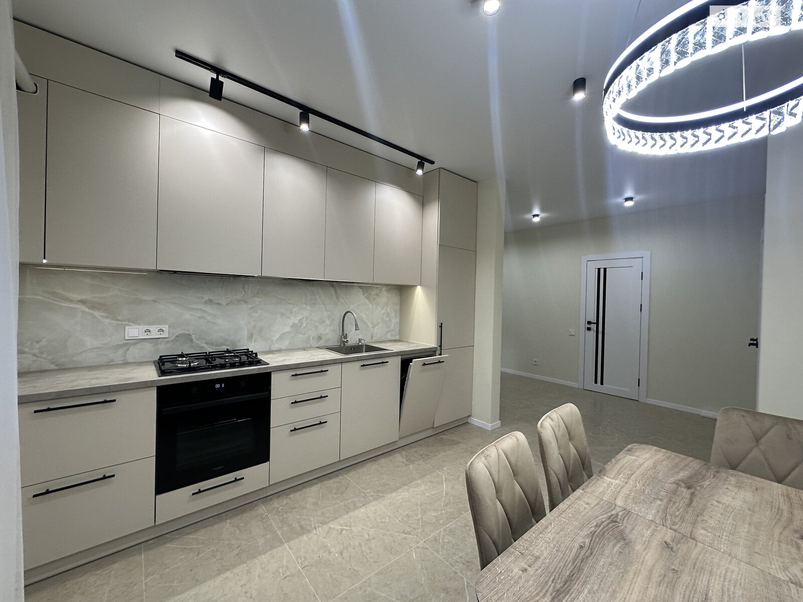 двокімнатна квартира в Львові, район Привокзальна, на вул. Шевченка Тараса в довготривалу оренду помісячно фото 1 двокімнатна квартира в Львові, район Привокзальна, на вул. Шевченка Тараса в довготривалу оренду помісячно фото 1