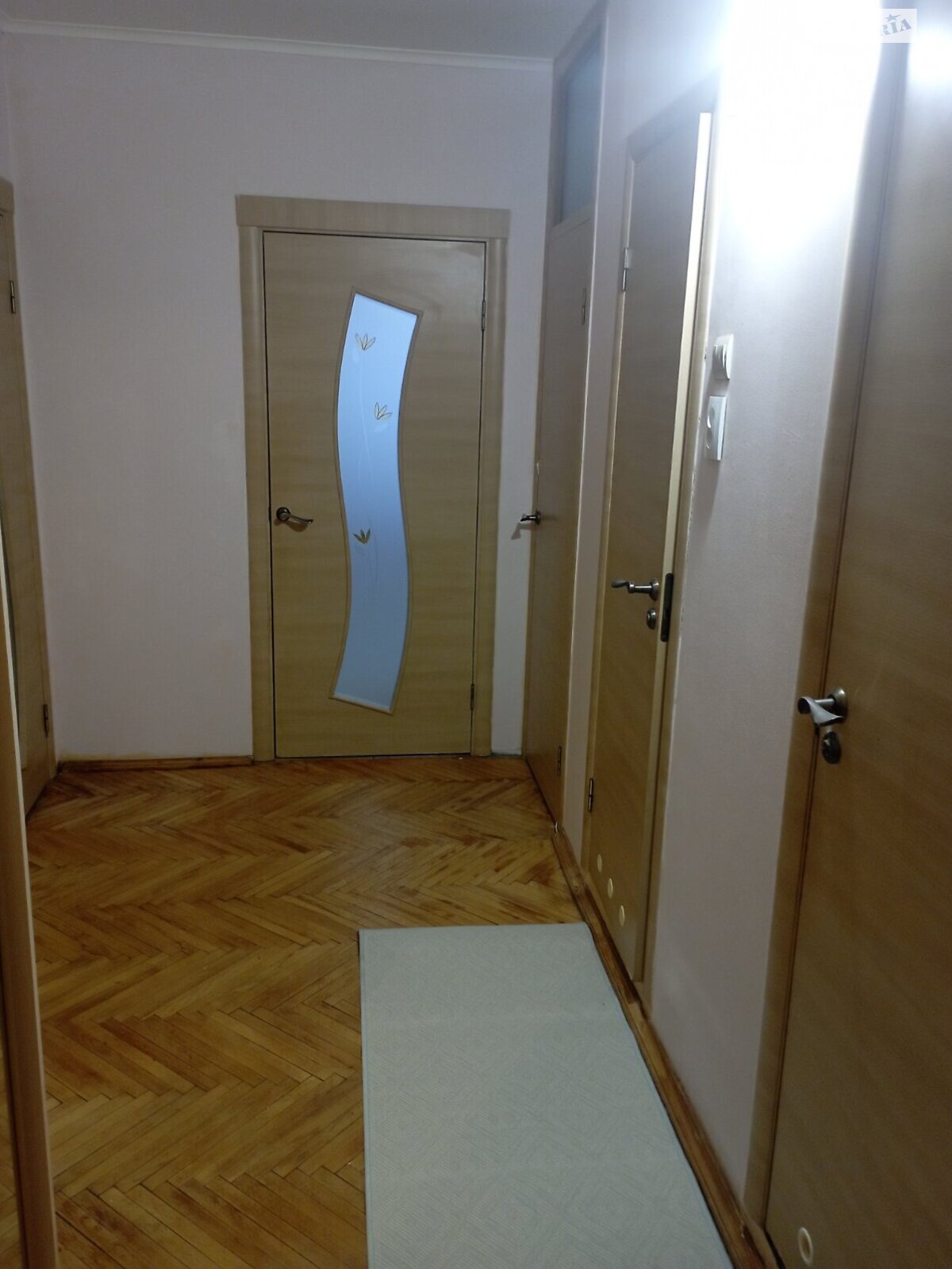 чотирикімнатна квартира в Львові, район Санта Барбара, на вул. Коломийська в довготривалу оренду помісячно фото 1 чотирикімнатна квартира в Львові, район Санта Барбара, на вул. Коломийська в довготривалу оренду помісячно фото 1