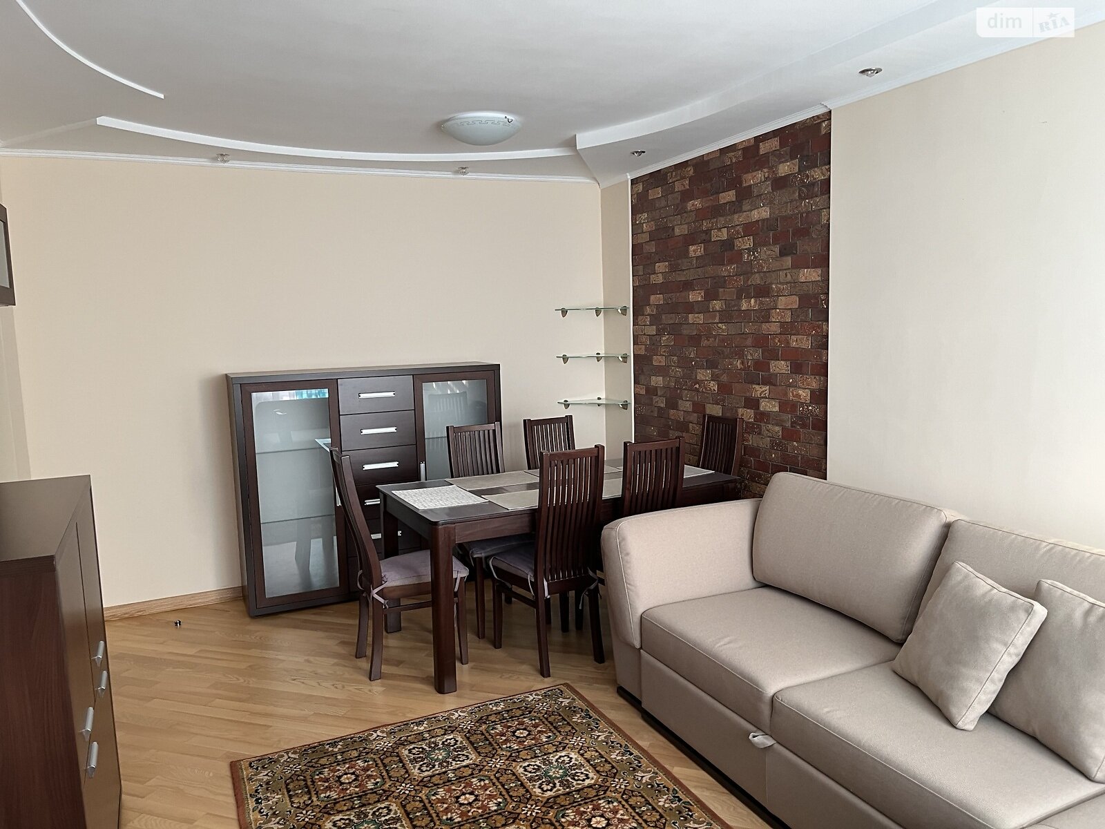 четырехкомнатная квартира в Львове, район Санта Барбара, на ул. Михаила Горыня 25 в аренду на долгий срок помесячно фото 1 четырехкомнатная квартира в Львове, район Санта Барбара, на ул. Михаила Горыня 25 в аренду на долгий срок помесячно фото 1