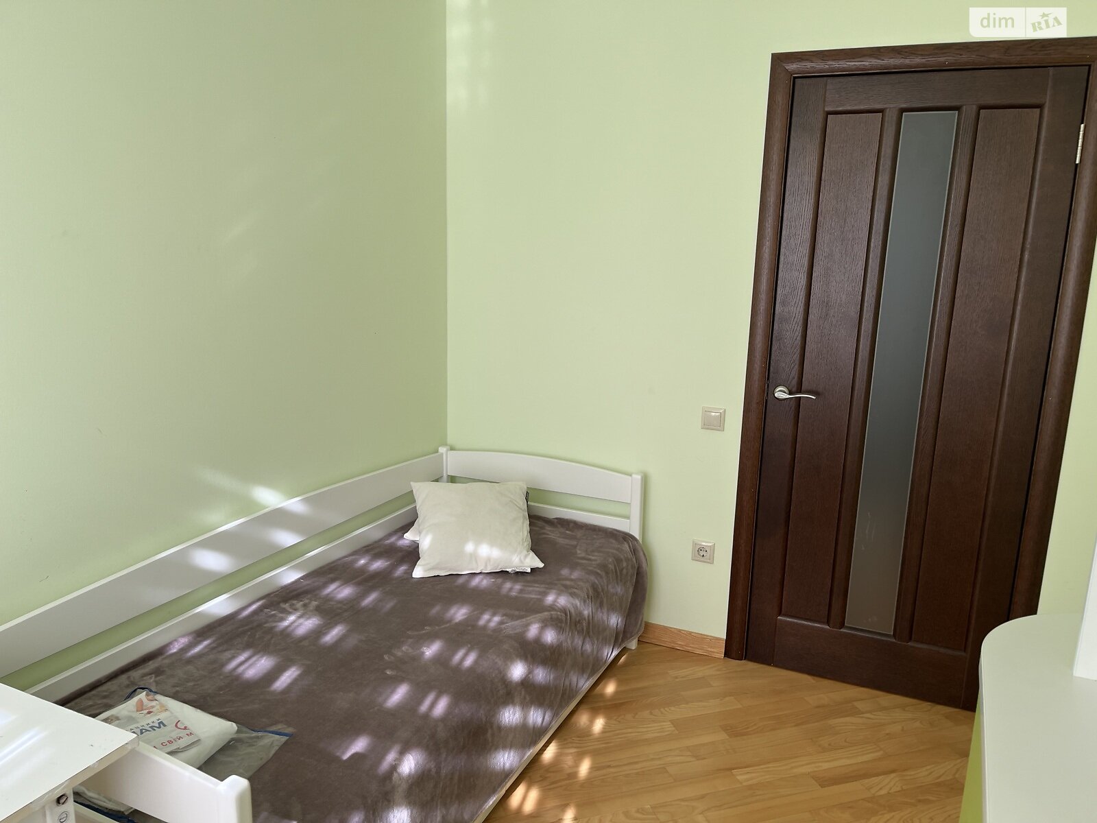 четырехкомнатная квартира в Львове, район Санта Барбара, на ул. Михаила Горыня 25 в аренду на долгий срок помесячно фото 1 четырехкомнатная квартира в Львове, район Санта Барбара, на ул. Михаила Горыня 25 в аренду на долгий срок помесячно фото 1