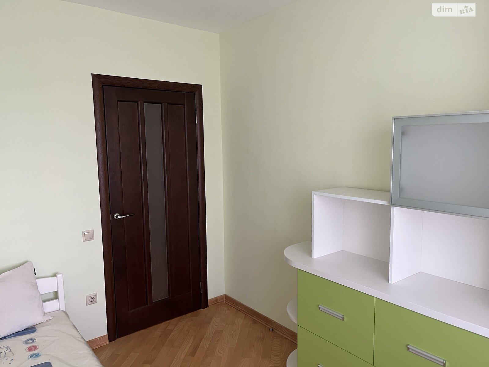 четырехкомнатная квартира в Львове, район Санта Барбара, на ул. Михаила Горыня 25 в аренду на долгий срок помесячно фото 1 четырехкомнатная квартира в Львове, район Санта Барбара, на ул. Михаила Горыня 25 в аренду на долгий срок помесячно фото 1