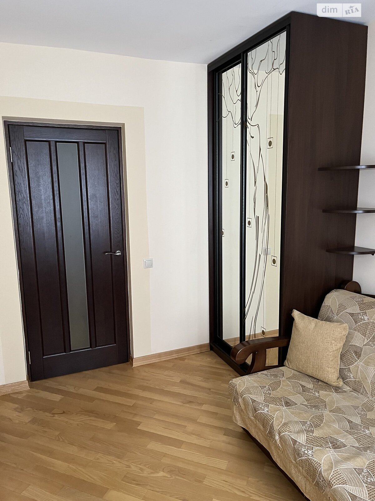 четырехкомнатная квартира в Львове, район Санта Барбара, на ул. Михаила Горыня 25 в аренду на долгий срок помесячно фото 1 четырехкомнатная квартира в Львове, район Санта Барбара, на ул. Михаила Горыня 25 в аренду на долгий срок помесячно фото 1