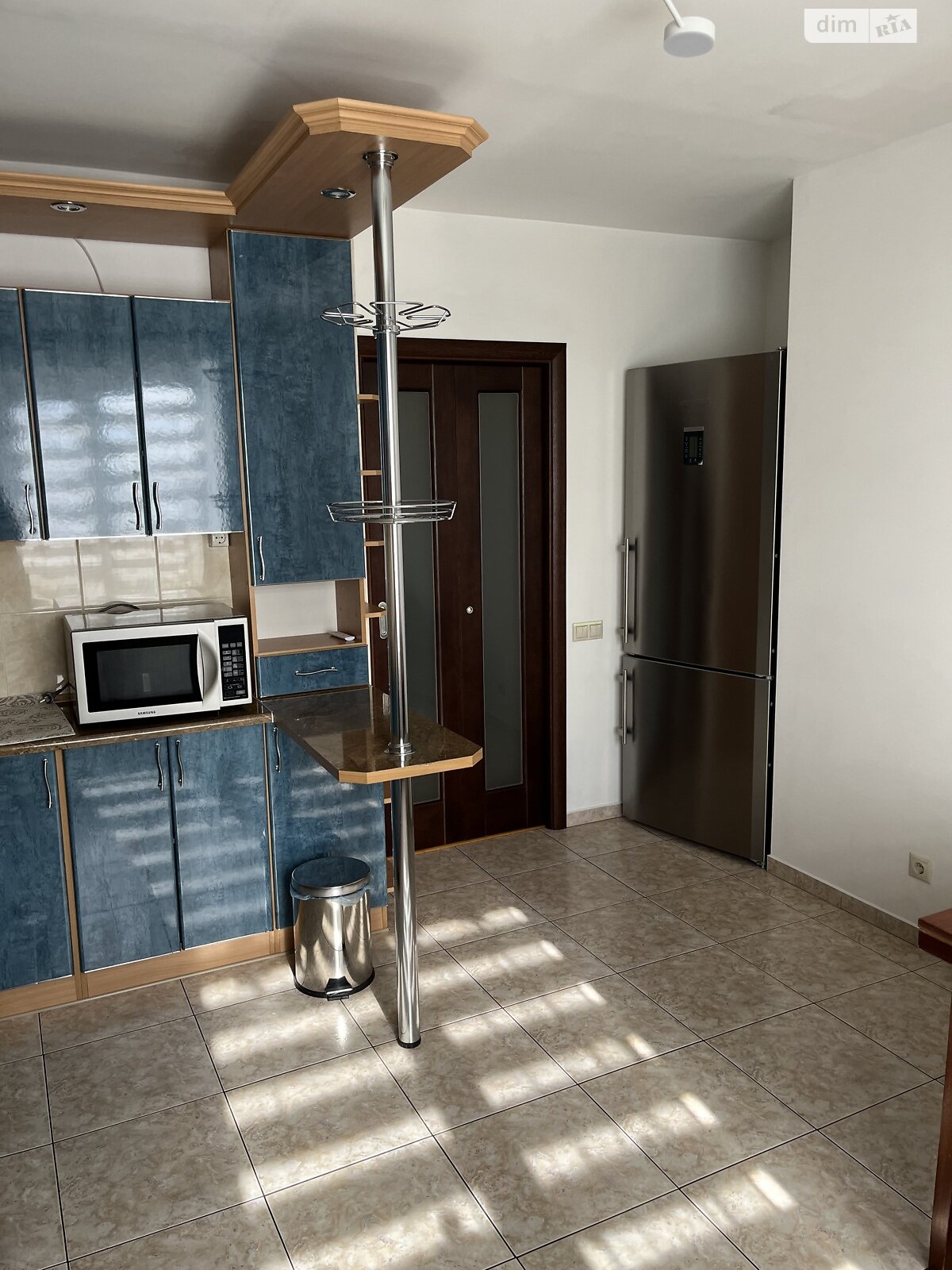 четырехкомнатная квартира в Львове, район Санта Барбара, на ул. Михаила Горыня 25 в аренду на долгий срок помесячно фото 1 четырехкомнатная квартира в Львове, район Санта Барбара, на ул. Михаила Горыня 25 в аренду на долгий срок помесячно фото 1