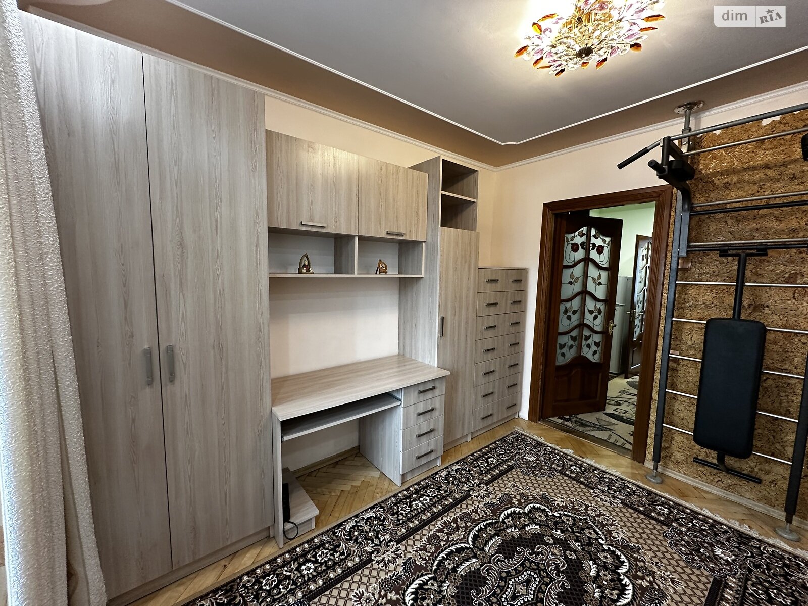 трикімнатна квартира з ремонтом в Львові, район Санта Барбара, на вул. Трильовського в довготривалу оренду помісячно фото 1 трикімнатна квартира з ремонтом в Львові, район Санта Барбара, на вул. Трильовського в довготривалу оренду помісячно фото 1