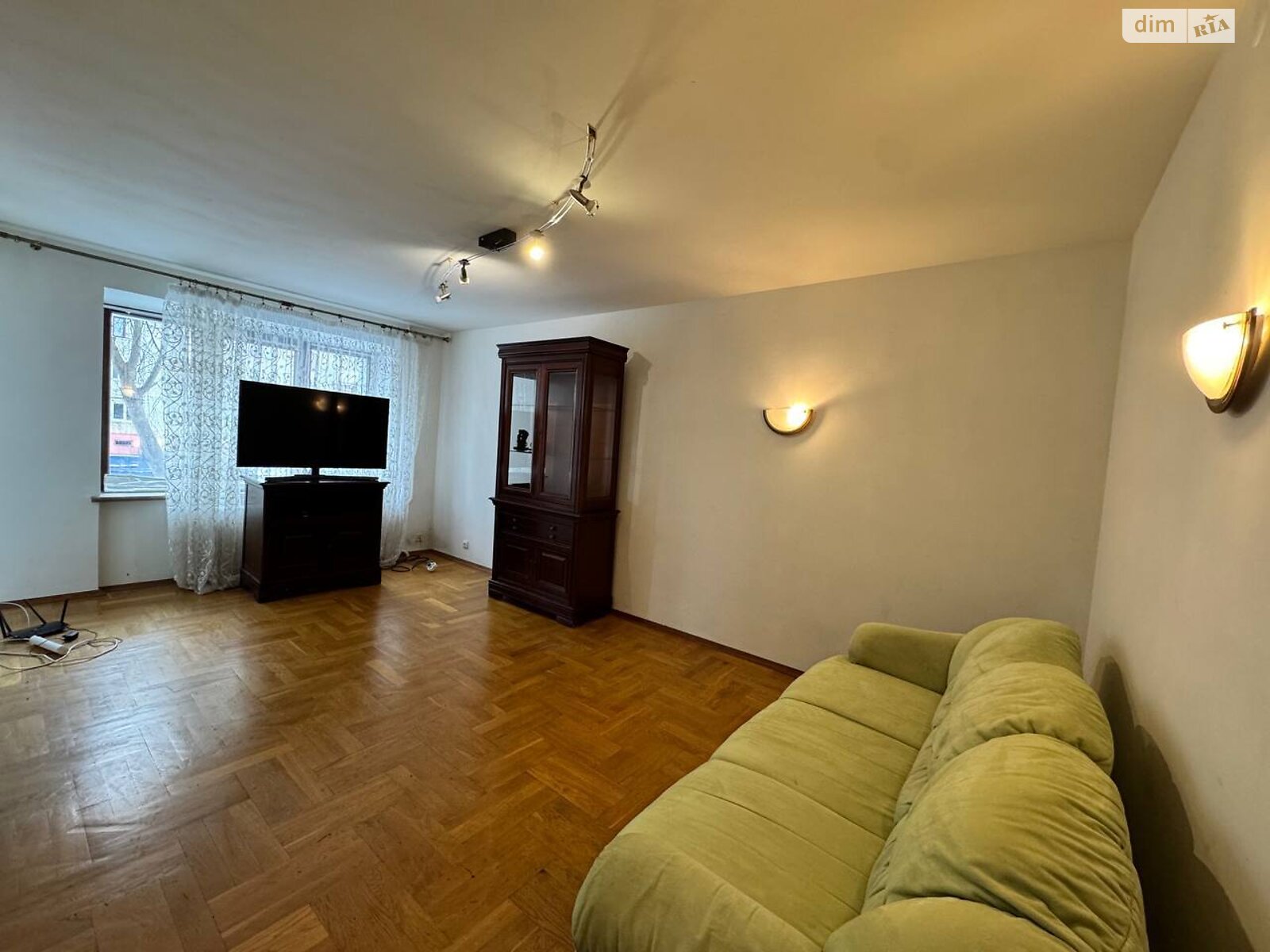 трехкомнатная квартира в Львове, район Шевченковский, на ул. Миколайчука 1А в аренду на долгий срок помесячно фото 1